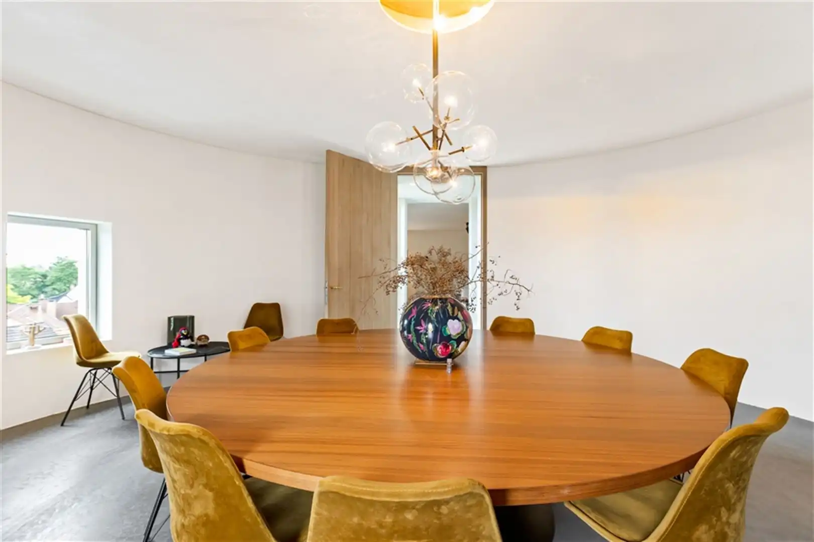 Atypisch landmarkpand te koop op de Kanaalsite van Axel Vervoordt foto 11