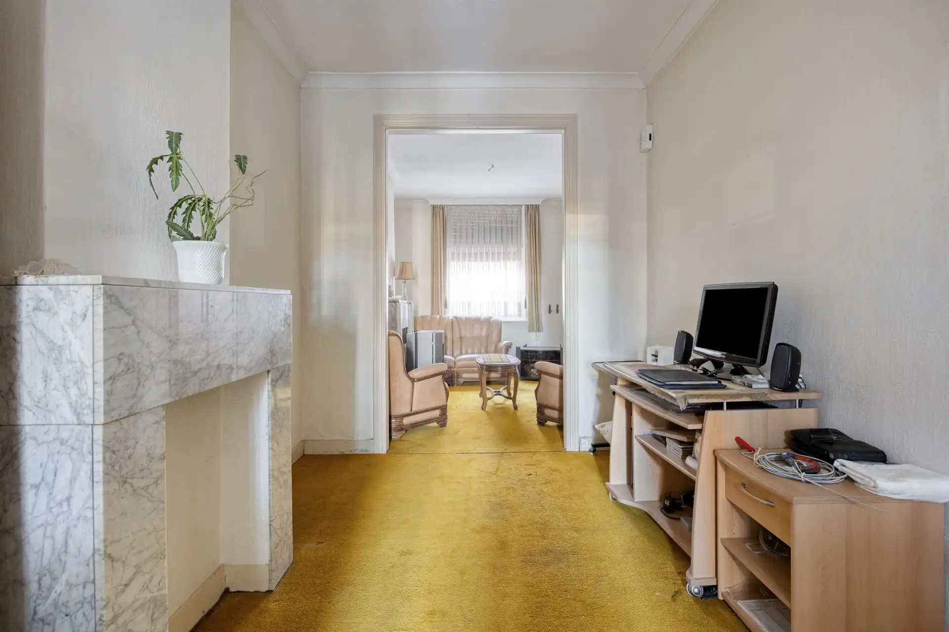 Te renoveren woning met 4 slaapkamers en tuin.  foto 7