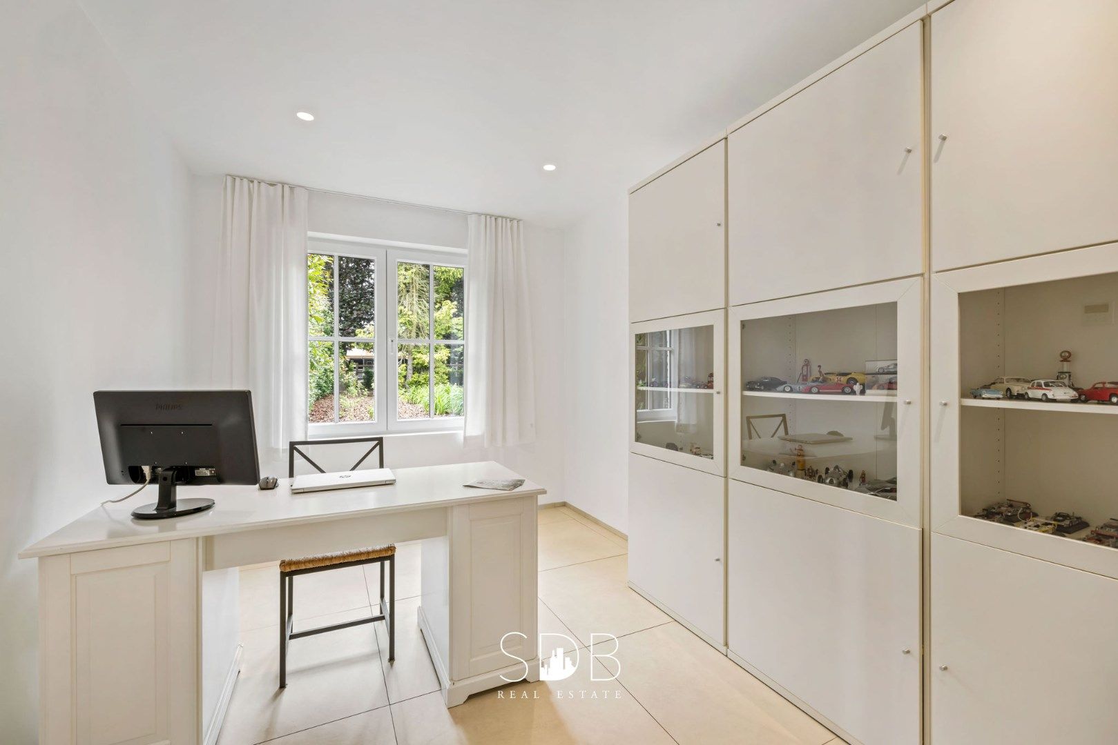 Prachtige villa met zwembad, paardenstallen, paddock en grasland op 1,3HA foto 12