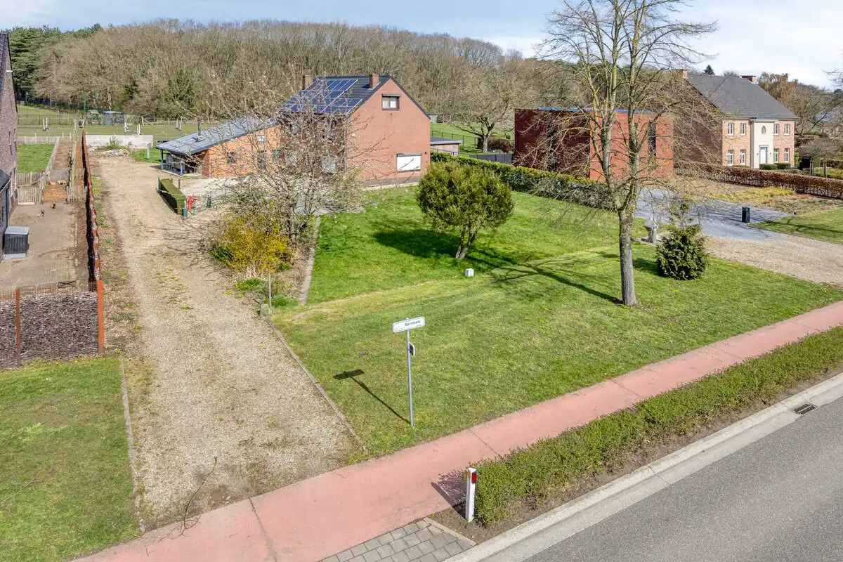 UNIEK BOUWPERCEEL VAN 16A VOOR OB MET AF TE BREKEN WONING TE ZUTENDAAL. foto 6