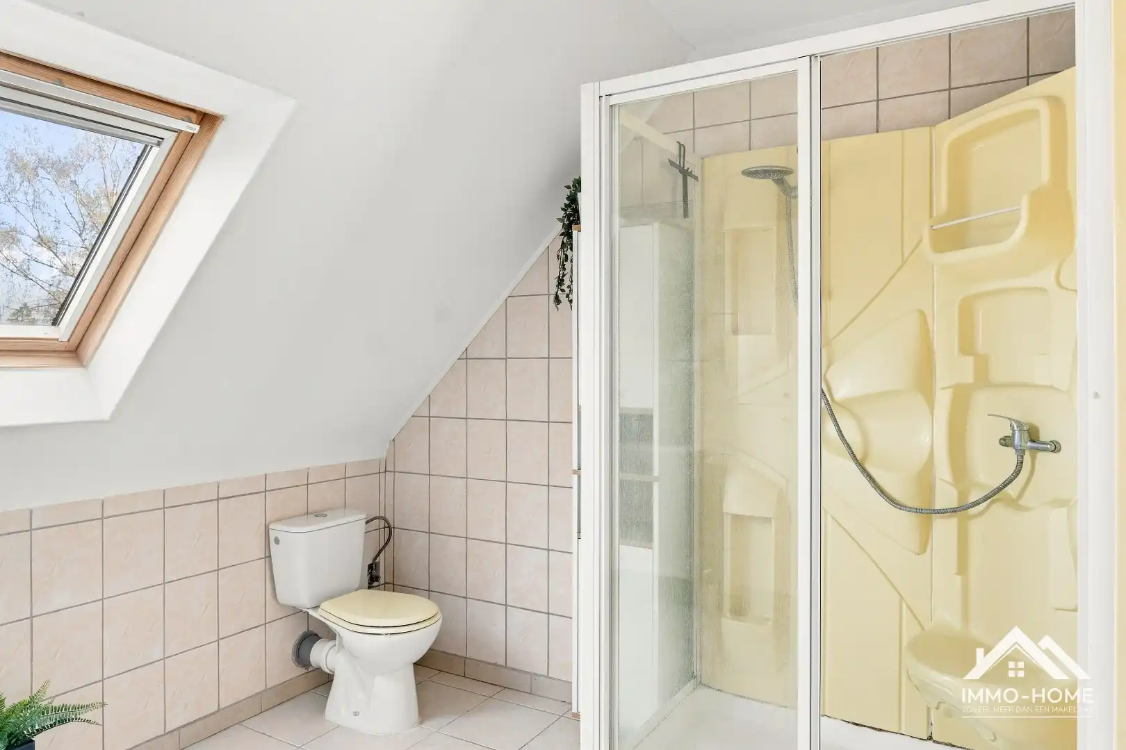 Knappe vrijstaande woning met ruime grond op landelijke ligging!  foto 24