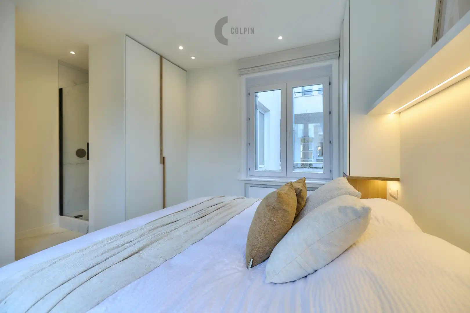 Ruim appartement met 4 slaapkamers en zijdelings zeezicht foto 9