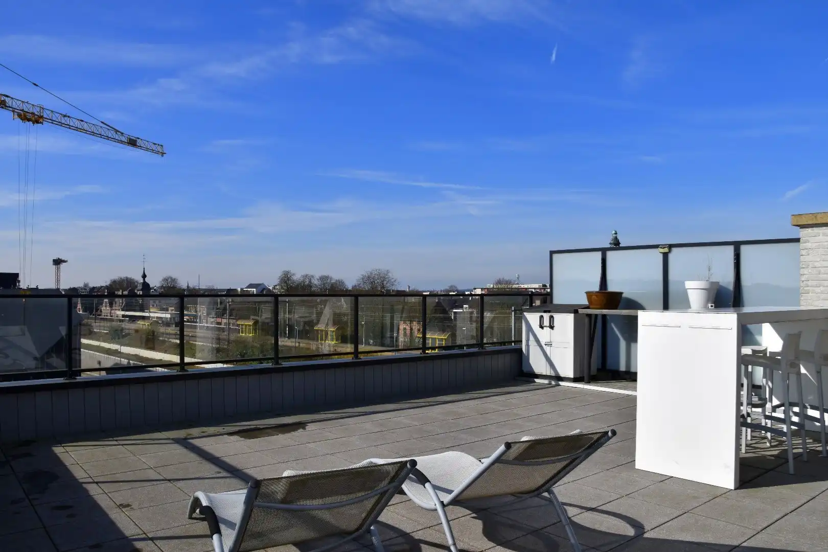 Penthouse (BJ 2018) met 2 slaapkamers en groot terras te koop in Harelbeke foto 11