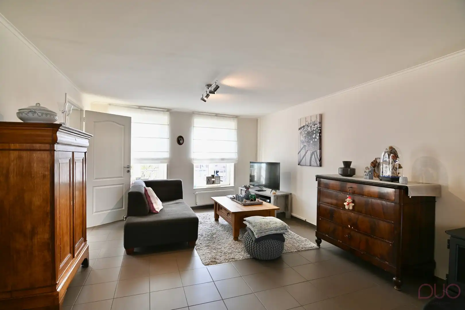 Instapklaar appartement met twee slaapkamers en groot terras met open zicht foto 4