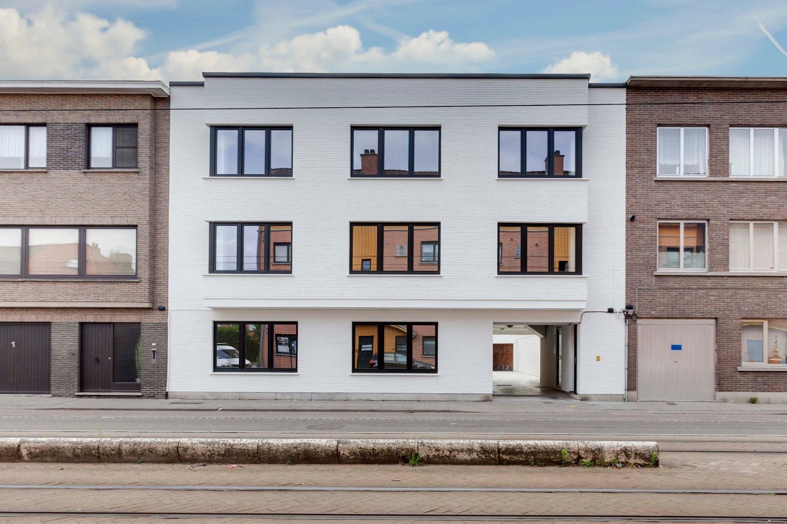 Studio nabij het UZ Gent  - inschrijven via de link zie tekst aub.  foto {{pictureIndex}}