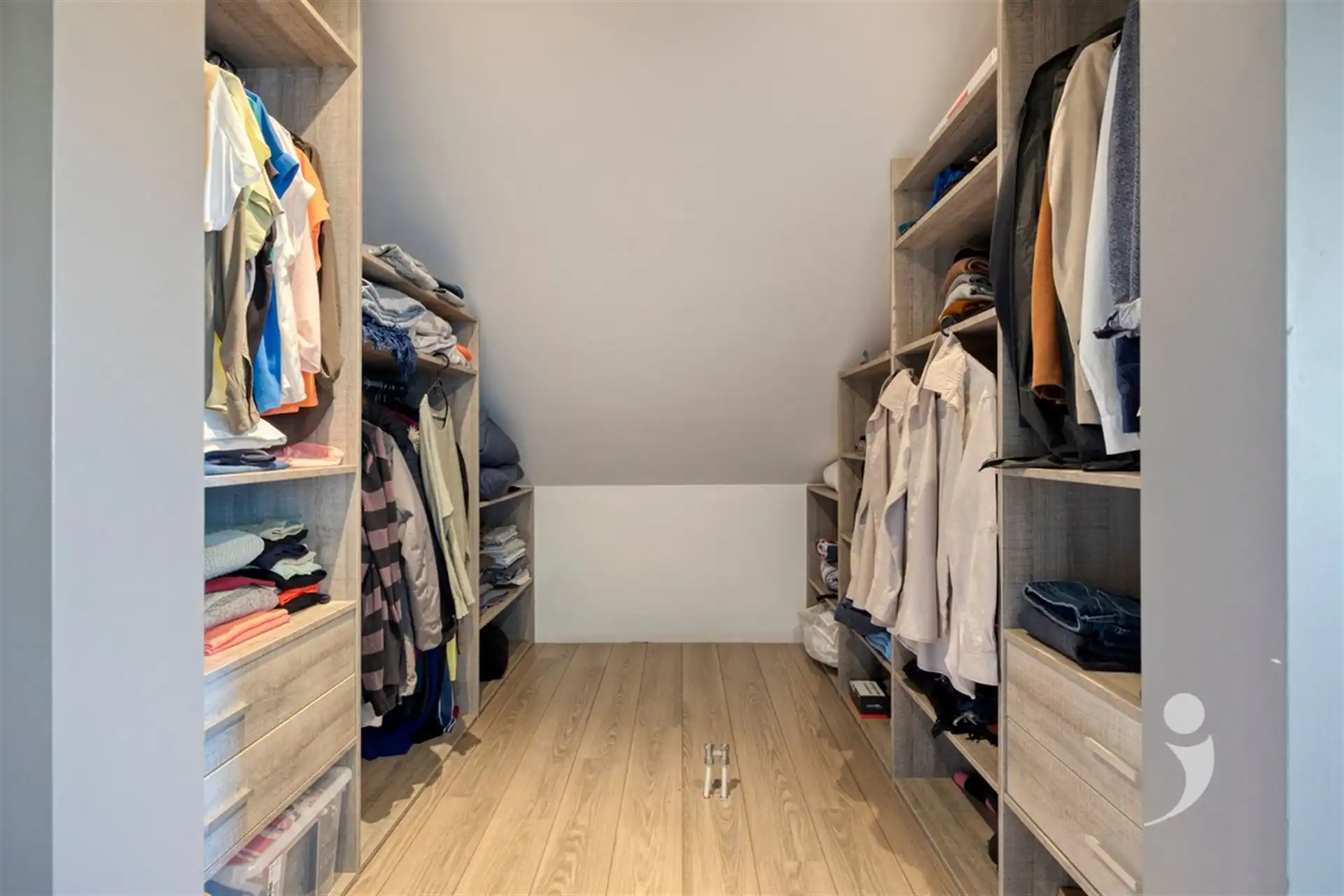 Prachtige villa met hoogwaardige afwerking foto 30