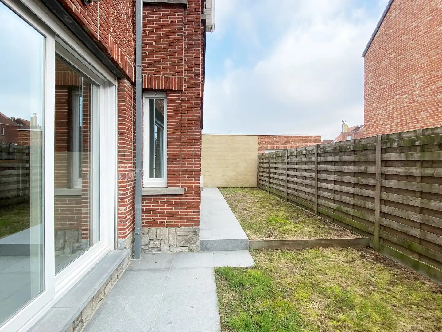 INSTAPKLARE GEZINSWONING MET 3 SLPKS EN GARAGE foto 6