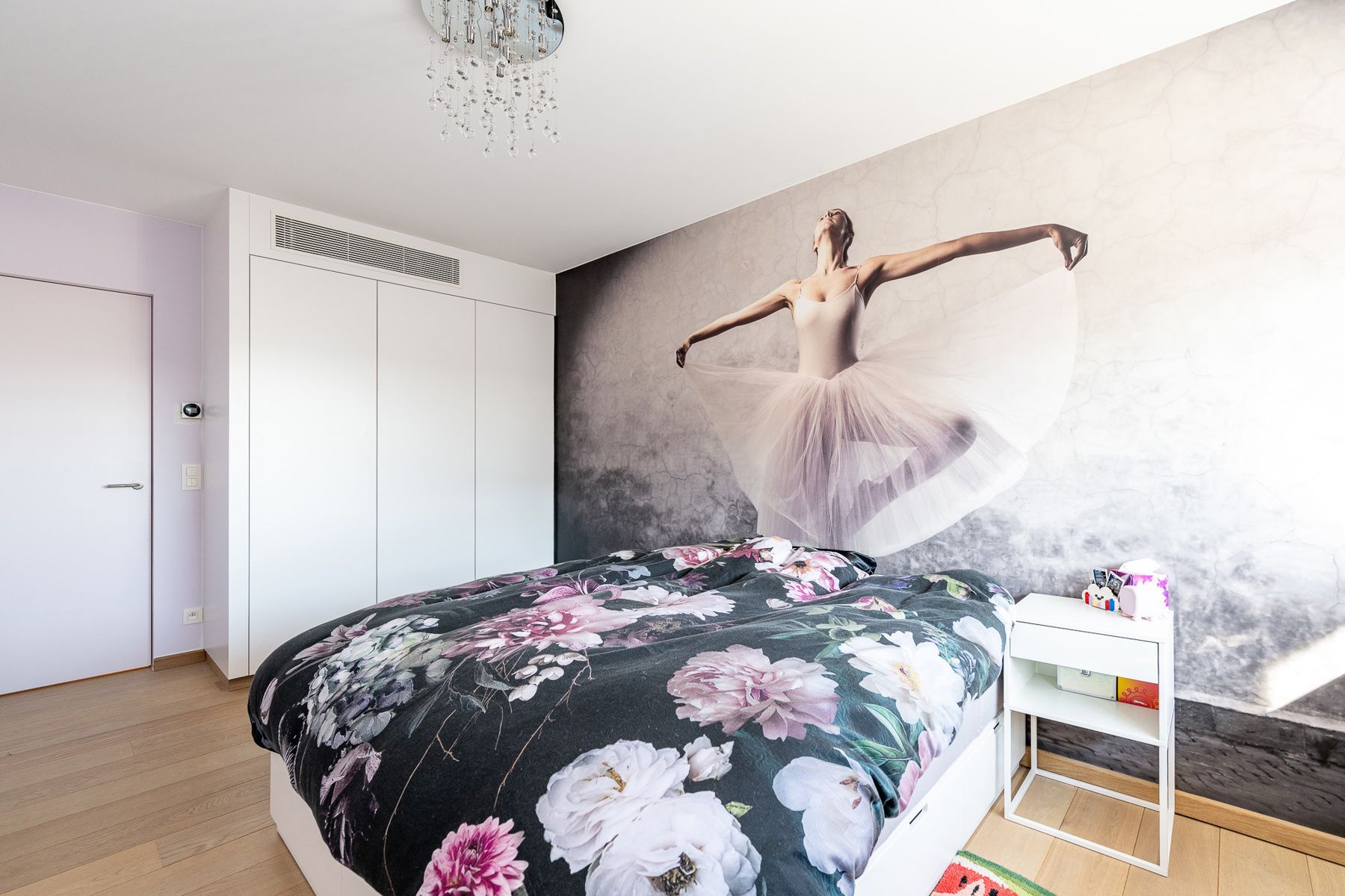 Unieke eigentijdse villa met zwembad foto 16