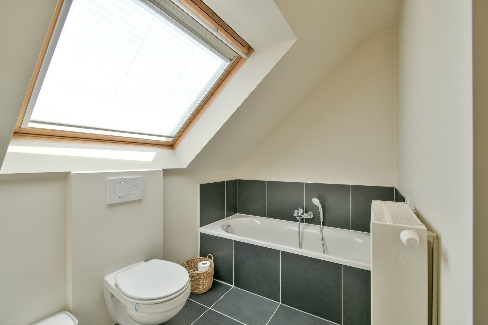 Instapklare woning in een residentiële wijk! foto 14