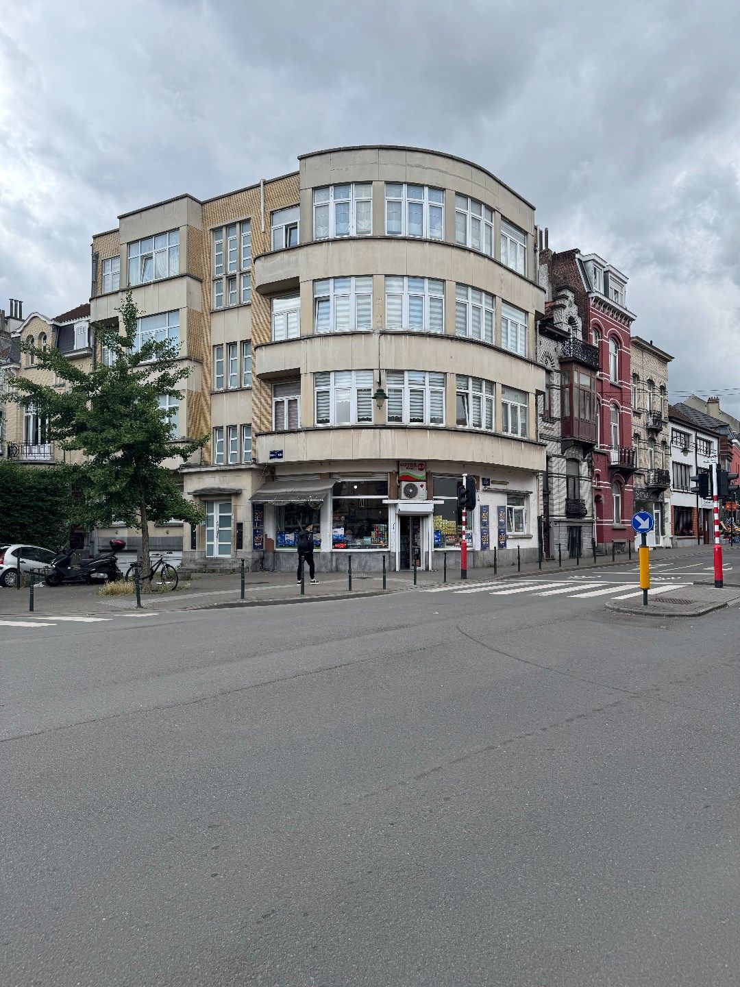 Licht en ruim 2-slaapkamerappartement te koop in Laken foto 29