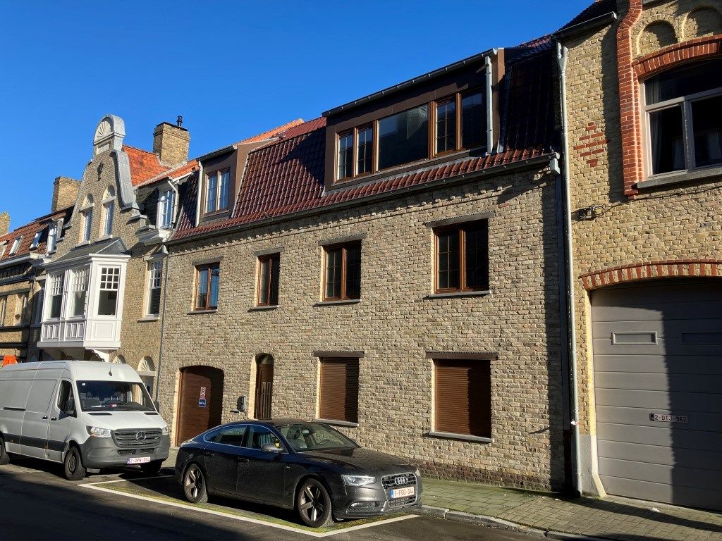 Gerenoveerde duplex appartement te Nieuwpoort stad! foto 14
