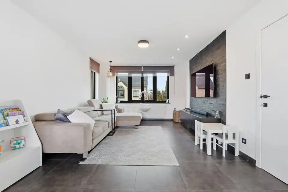 KNAP APPARTEMENT MET 3 SLKS EN EEN RUIM TERRAS IN BILZEN-HOESELT foto 9