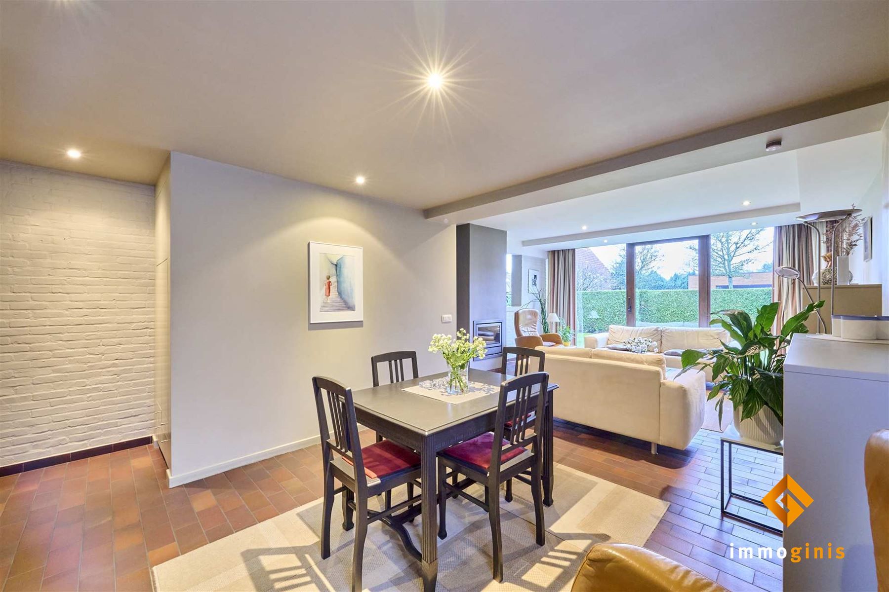 Zéér ruime woning op een mooi perceel van 17a82ca met 5 slaapkamers en uitbreidingsmogelijkheden op de eerste verdieping! foto 7