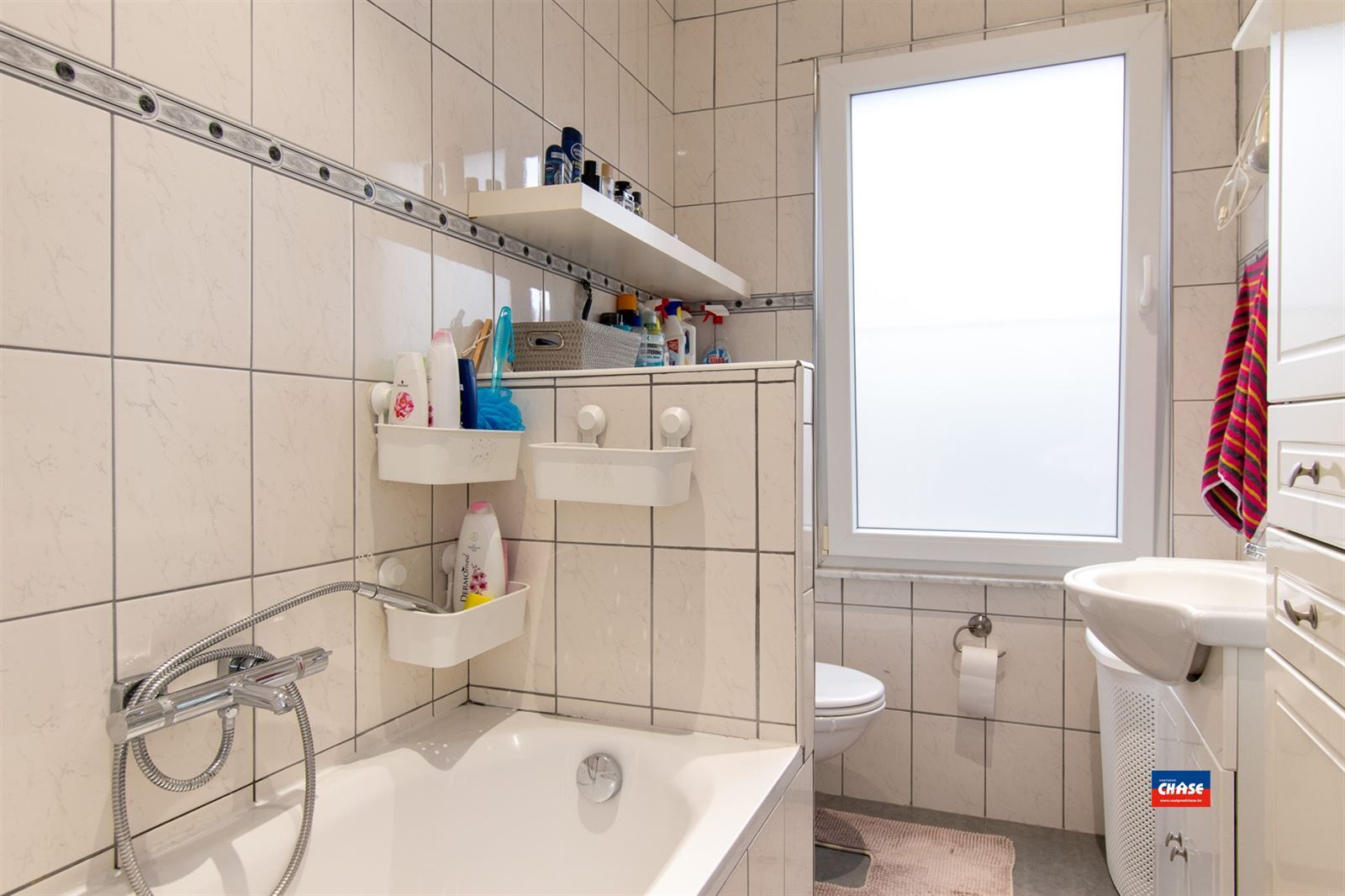 Instapklare rijwoning met vier slaapkamers en twee badkamers foto 17