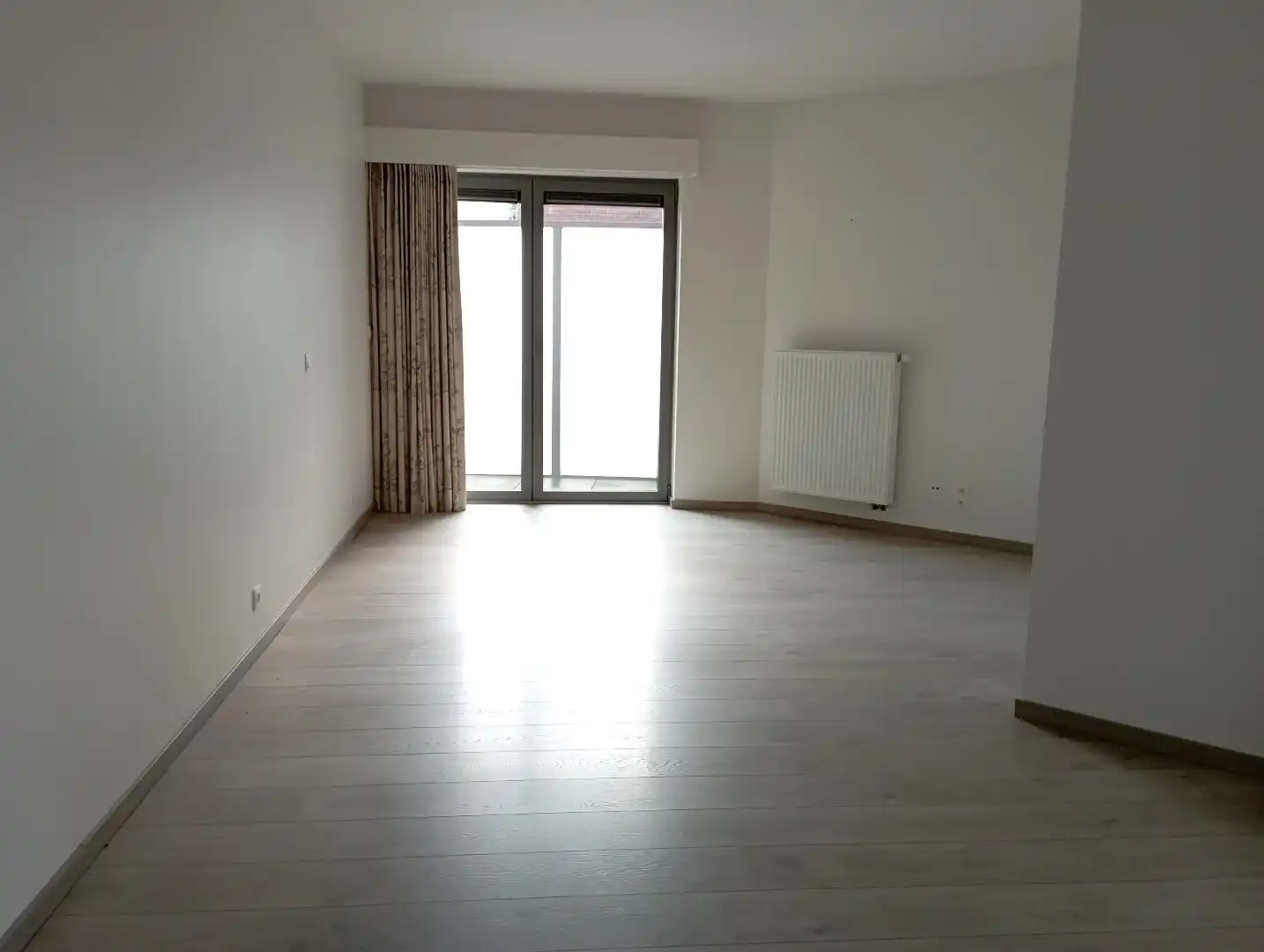 Ruim 2 slaapkamer appartement dichtbij centrum Brugge met autostaanplaats en 2 terrassen foto 8