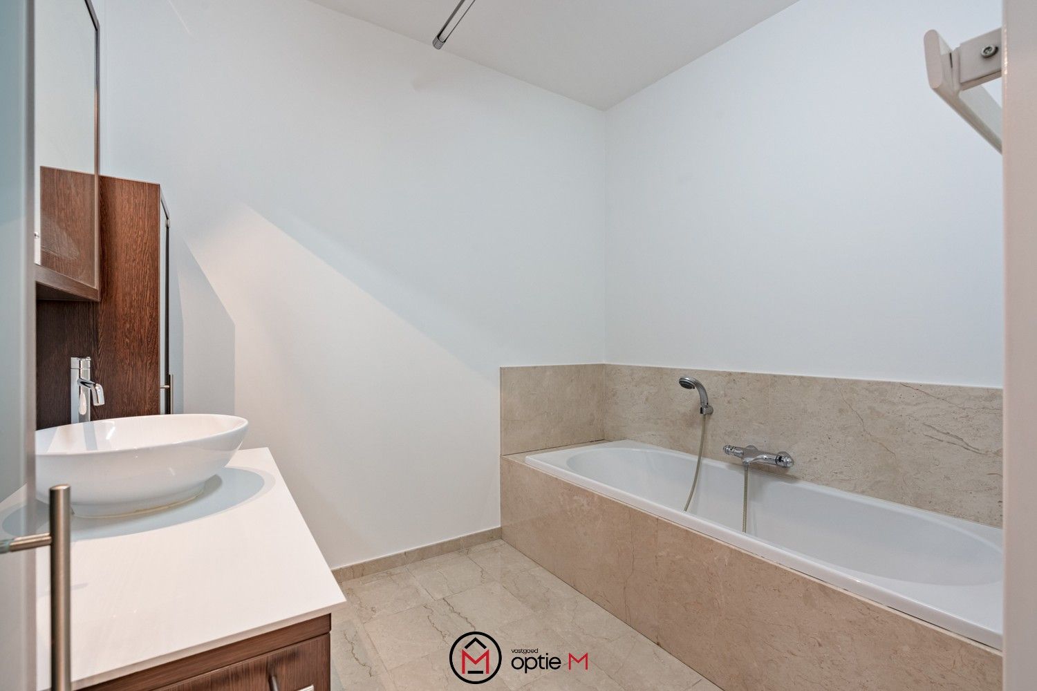 Ruim energiezuinig appartement uniek uitzicht over Hasselt centrum foto 31