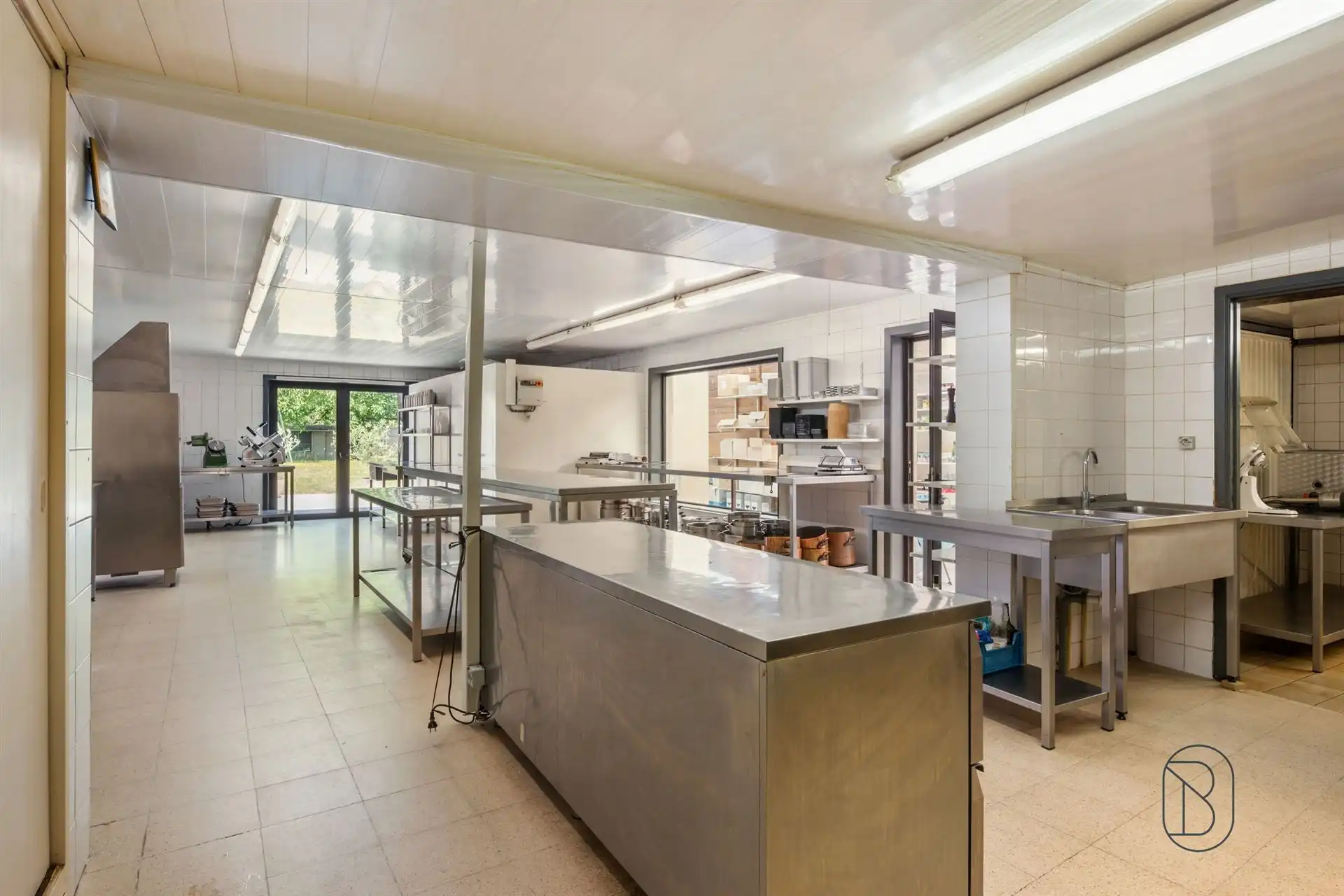 Veelzijdige eigendom op een absolute toplocatie foto 6
