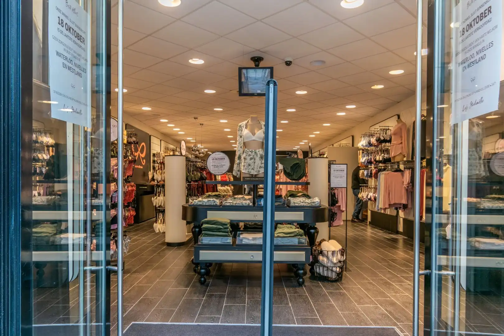 Een zeer ruim (215m²) handelsgelijkvloers foto 10