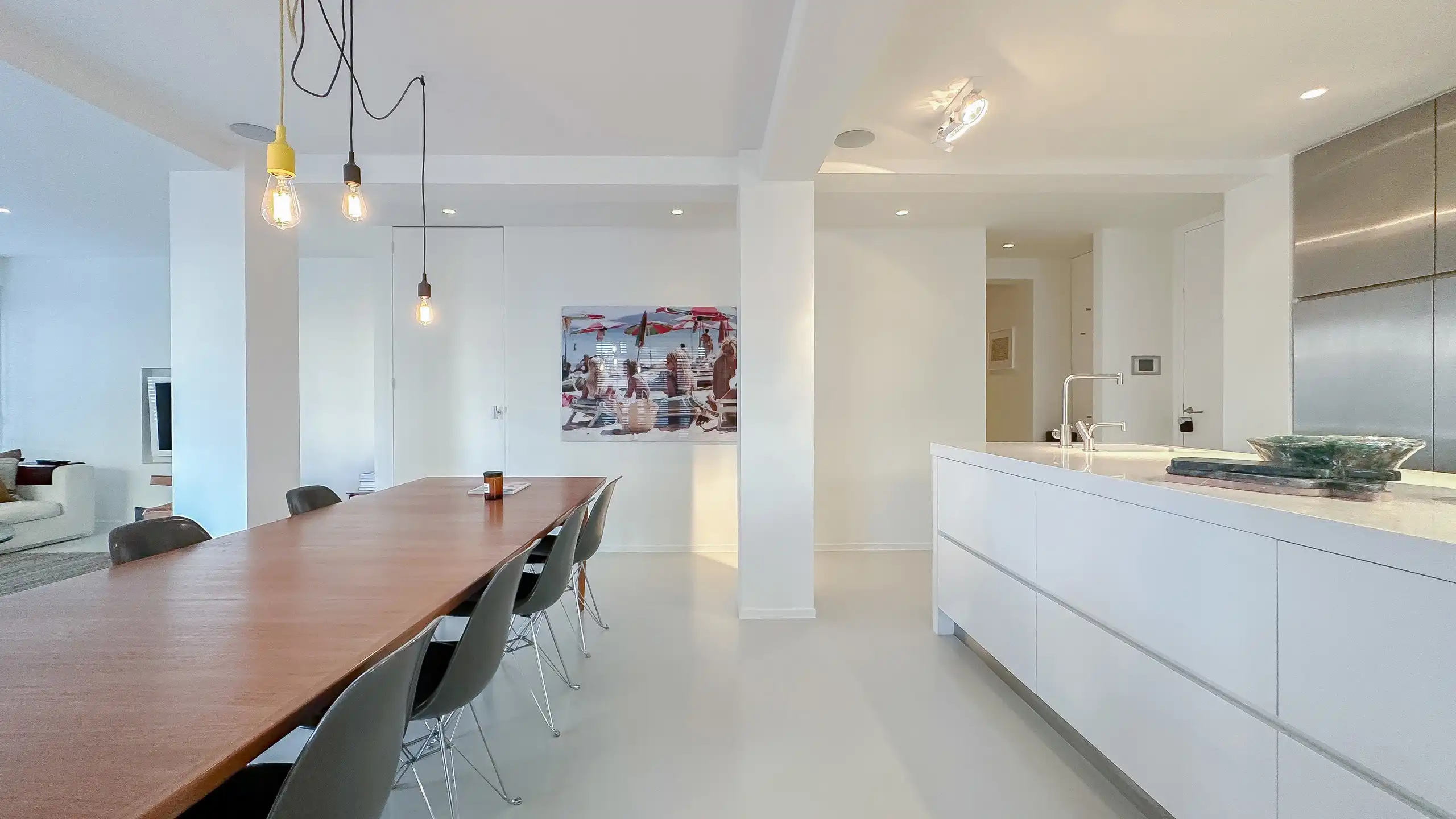 Hedendaags smaakvol ingericht HOEKAPPARTEMENT met loftgevoel foto 9