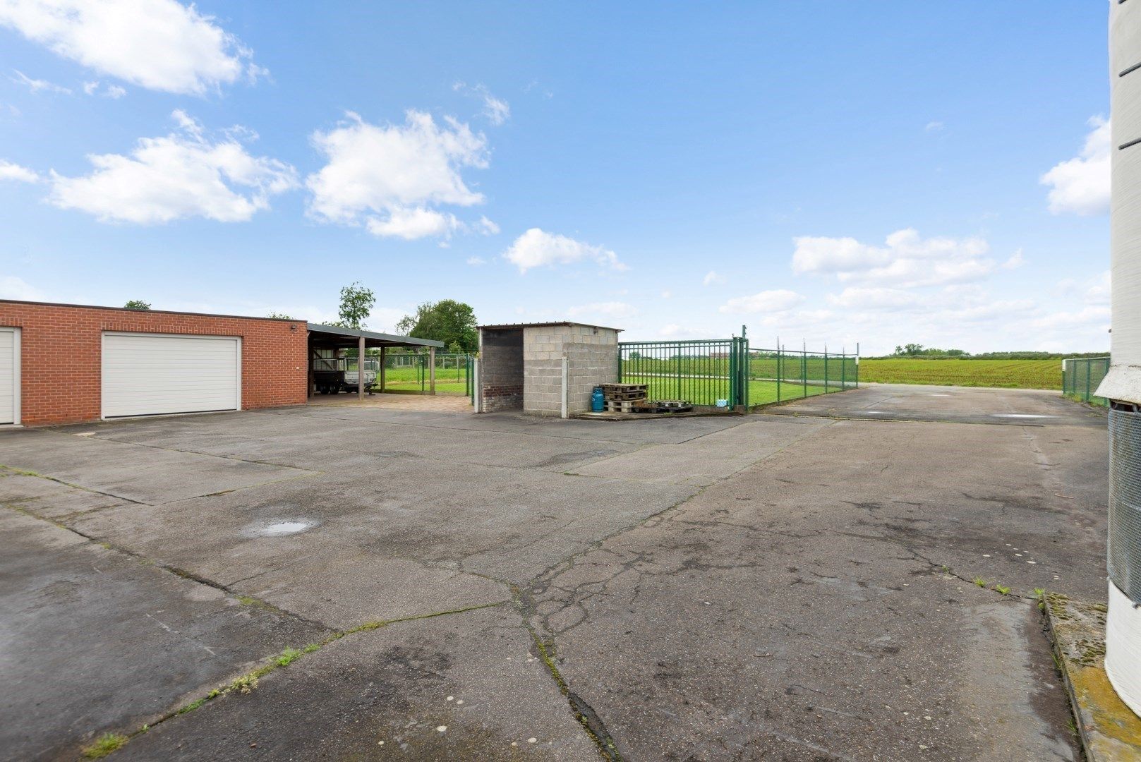 Uniek gebouw met woonst te koop in centrum Opwijk – Topligging! foto 12