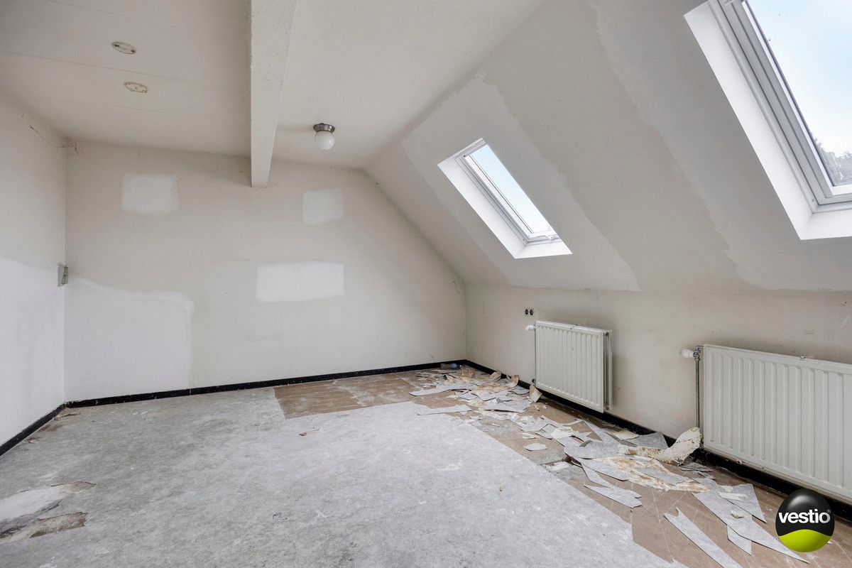 COMPLEX BESTAANDE UIT 14 TE RENOVEREN STUDIO'S MET UITBREIDINGSMOGELIJKHEDEN TE VELDWEZELT. foto 26