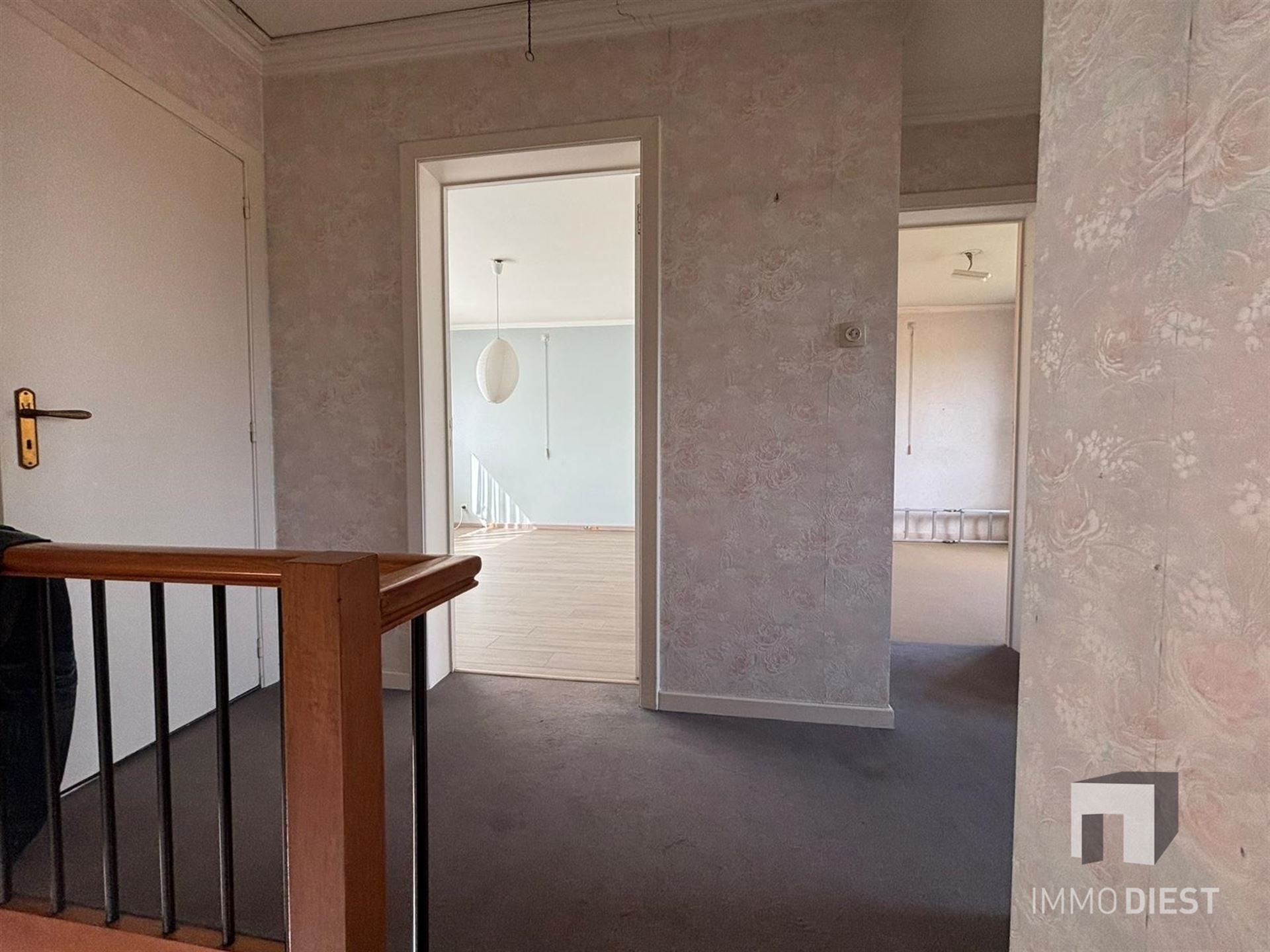 Goed gelegen woning met 3 slaapkamers, garage en tuin foto 9