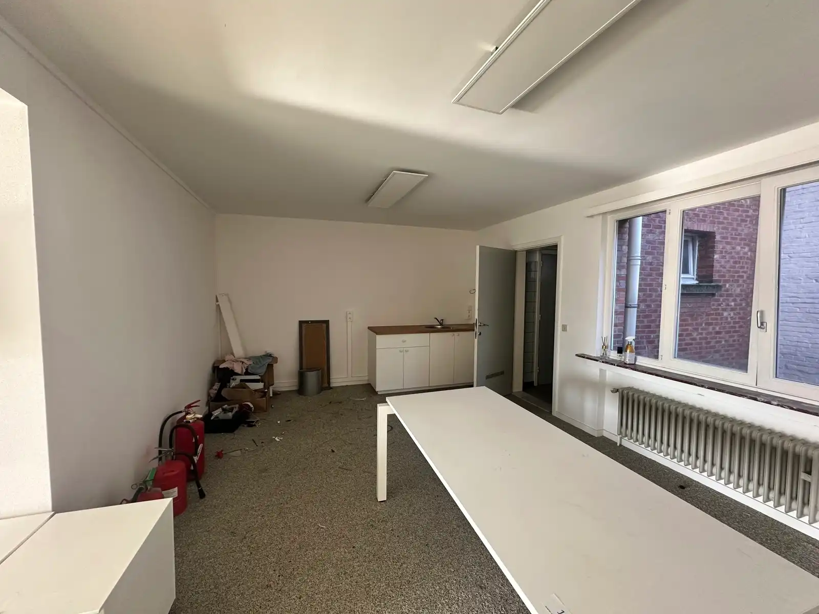 Lichtrijk kantoor van 100 m² te huur in Bredastraat foto 5