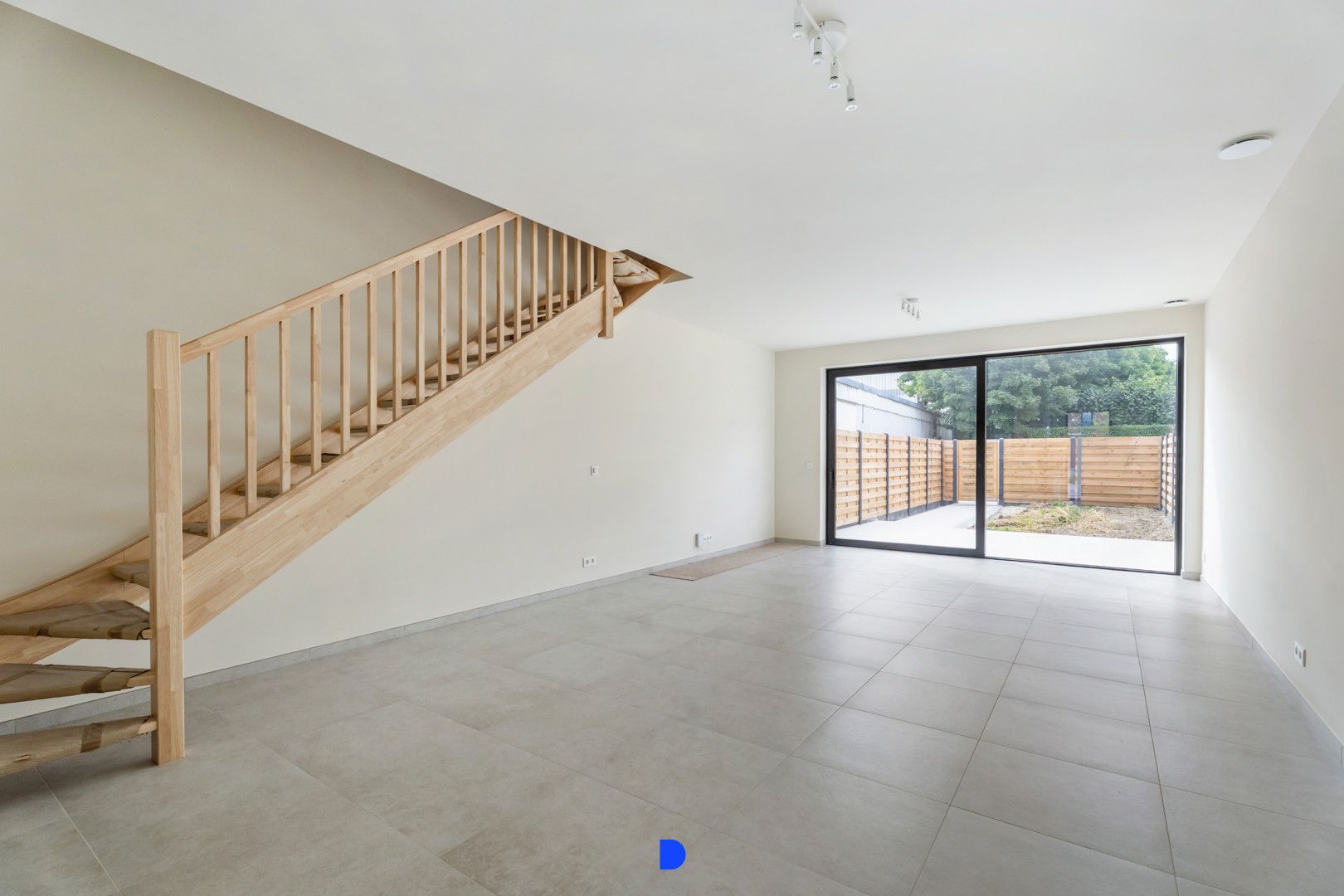 Prachtige nieuwbouwwoning in het centrum van Oostnieuwkerke foto 6
