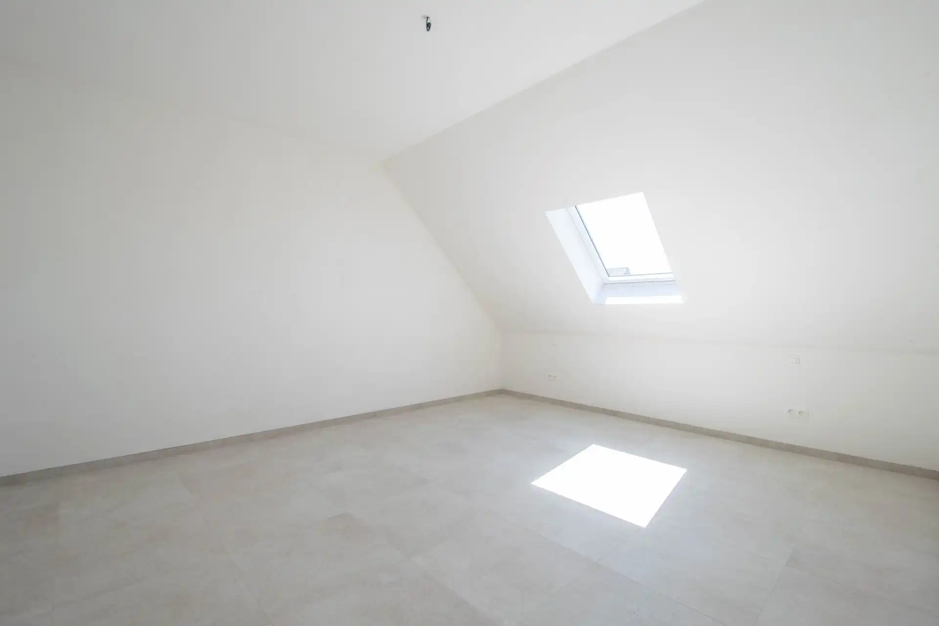Ruim dakappartement met 2 grote slaapkamers en terras met panoramisch uitzicht (131m²) foto 11