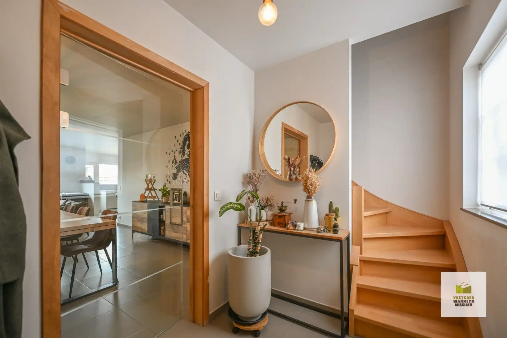 Energiezuinige en instapklare woning op rustige ligging in doodlopende straat te centrum Roeselare foto 2