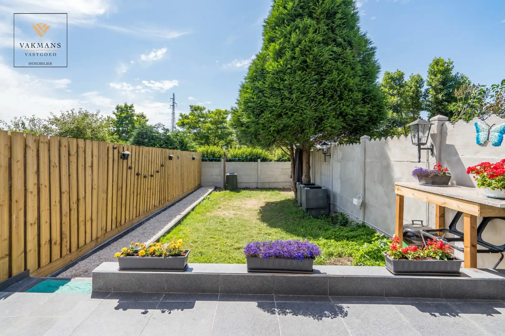 Ruime gezinswoning met 4 slaapkamers, tuin en eigen parkeerplaats. foto 28