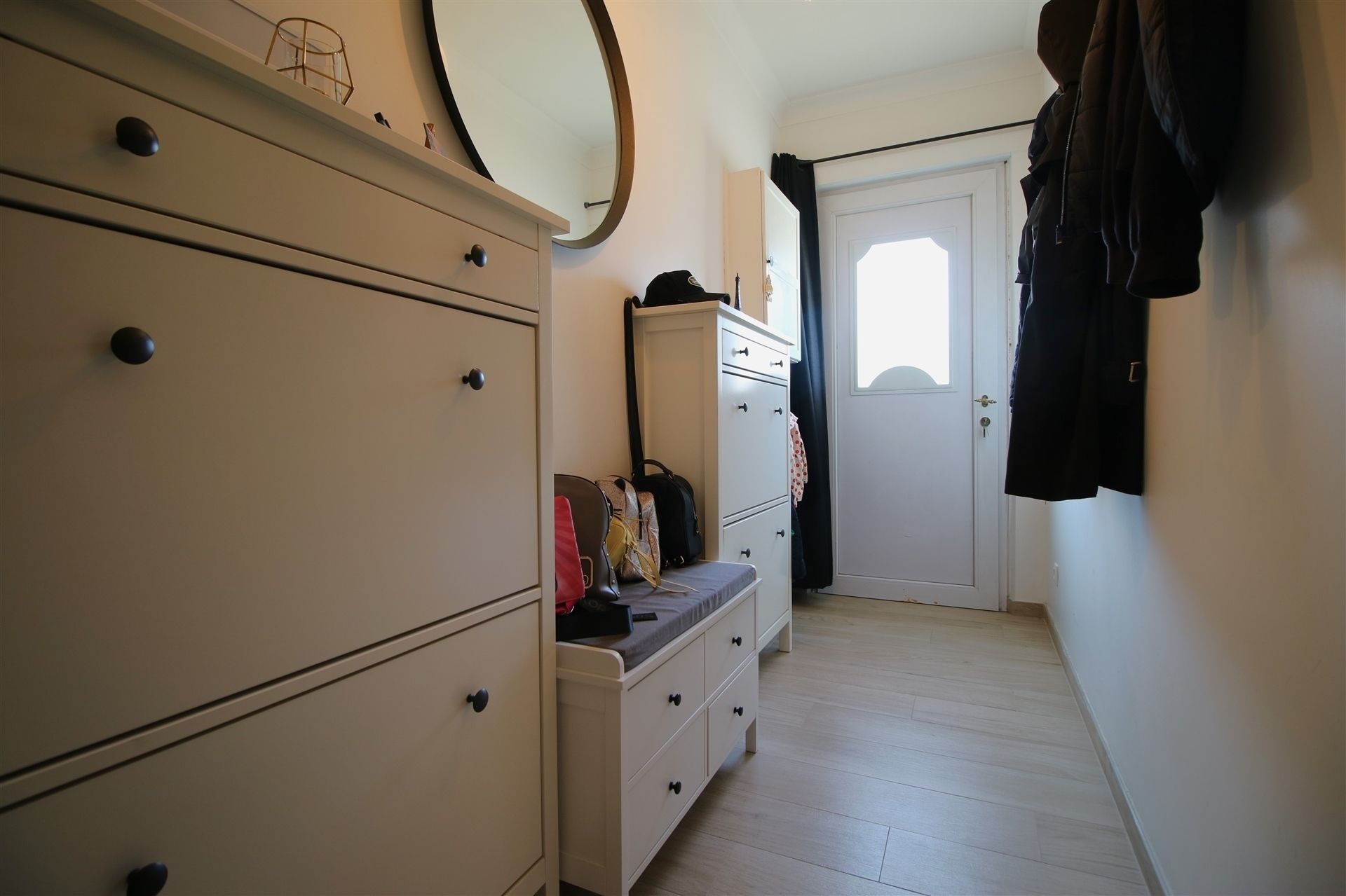 Gerenoveerde woning met 4 slaapkamers foto 13