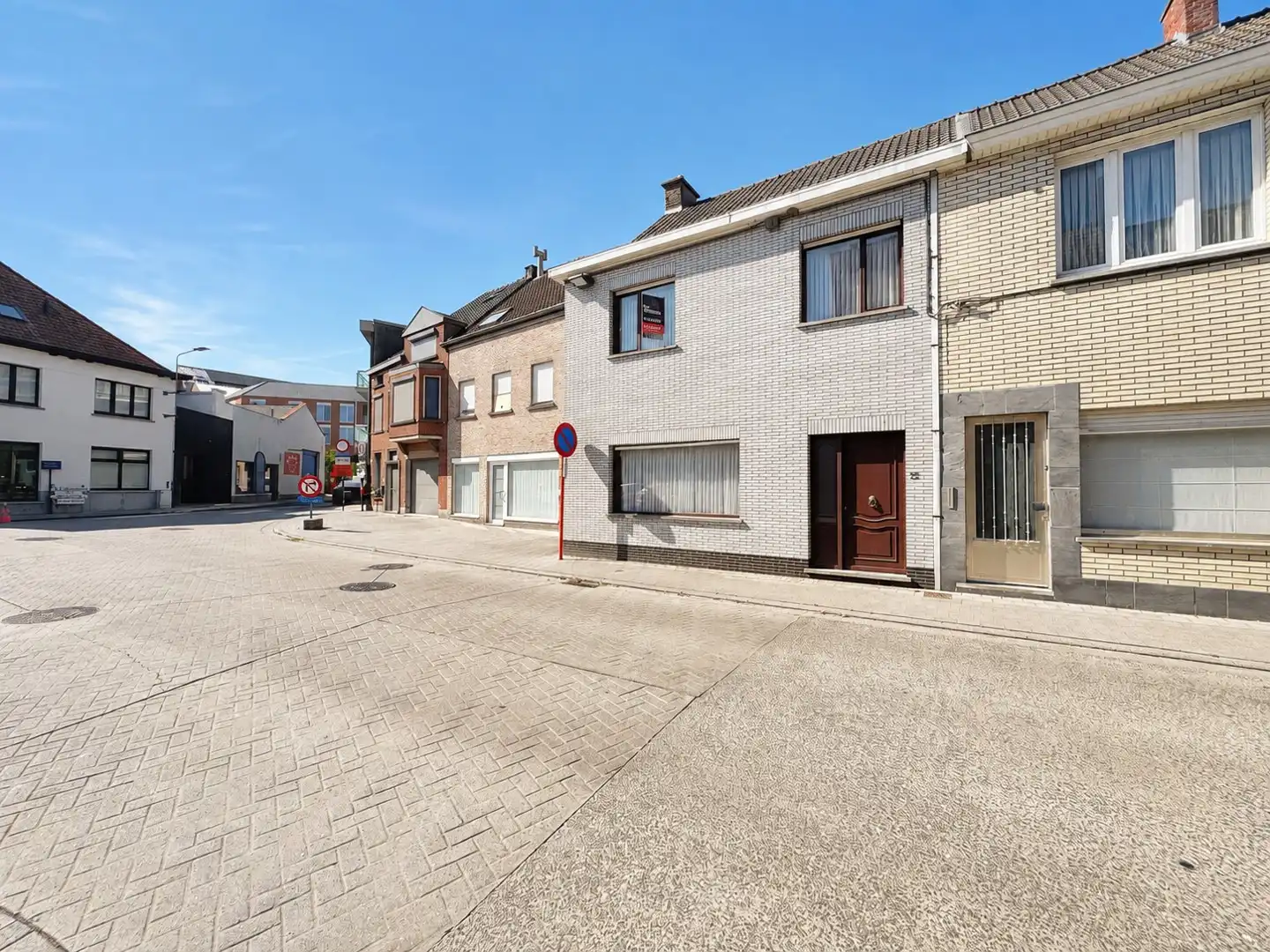 Halfopen woning met tuin en 3 slaapkamers foto 3