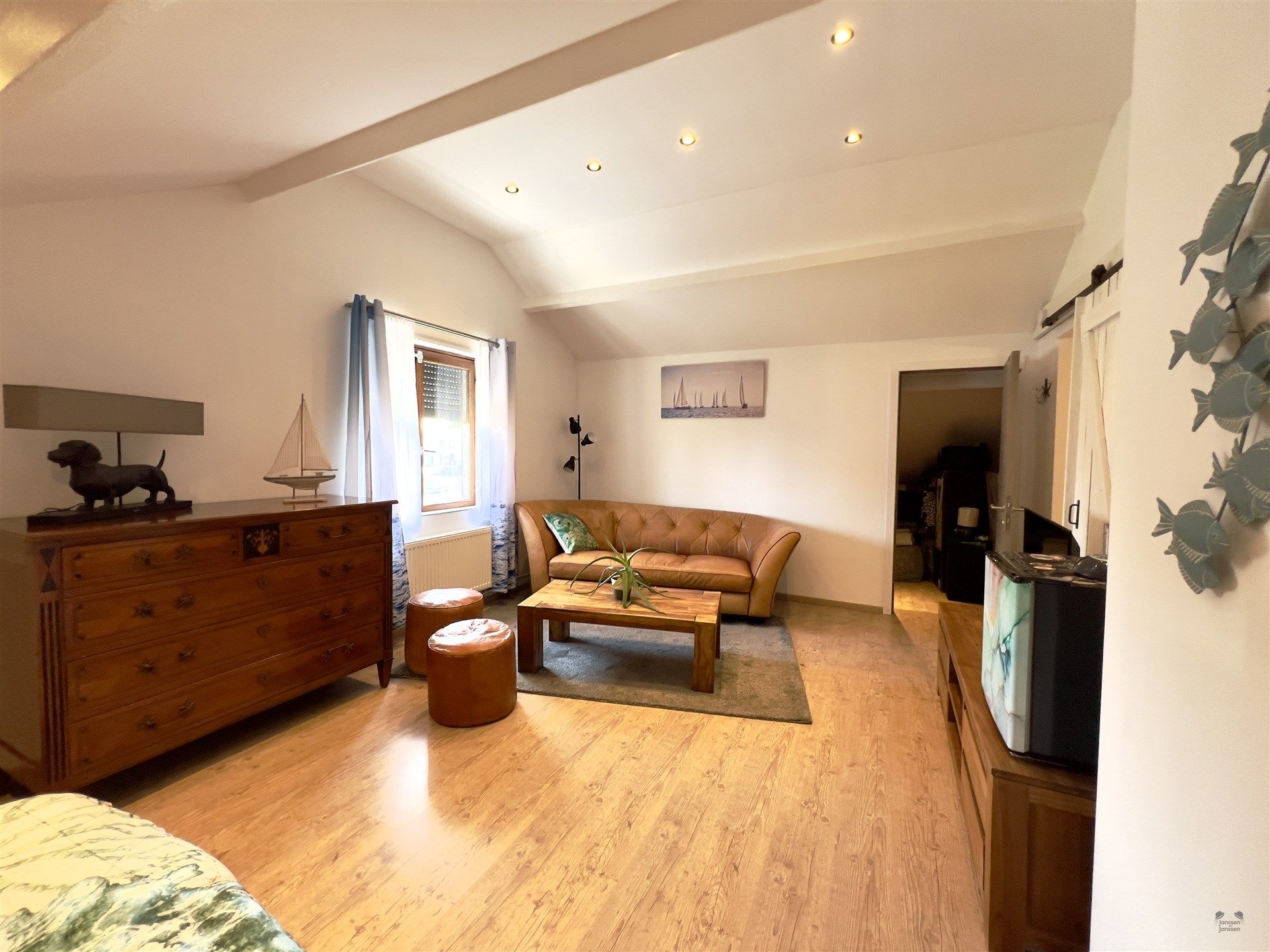 Ruime, Instapklare woning met zicht op velden in Bredene foto 29