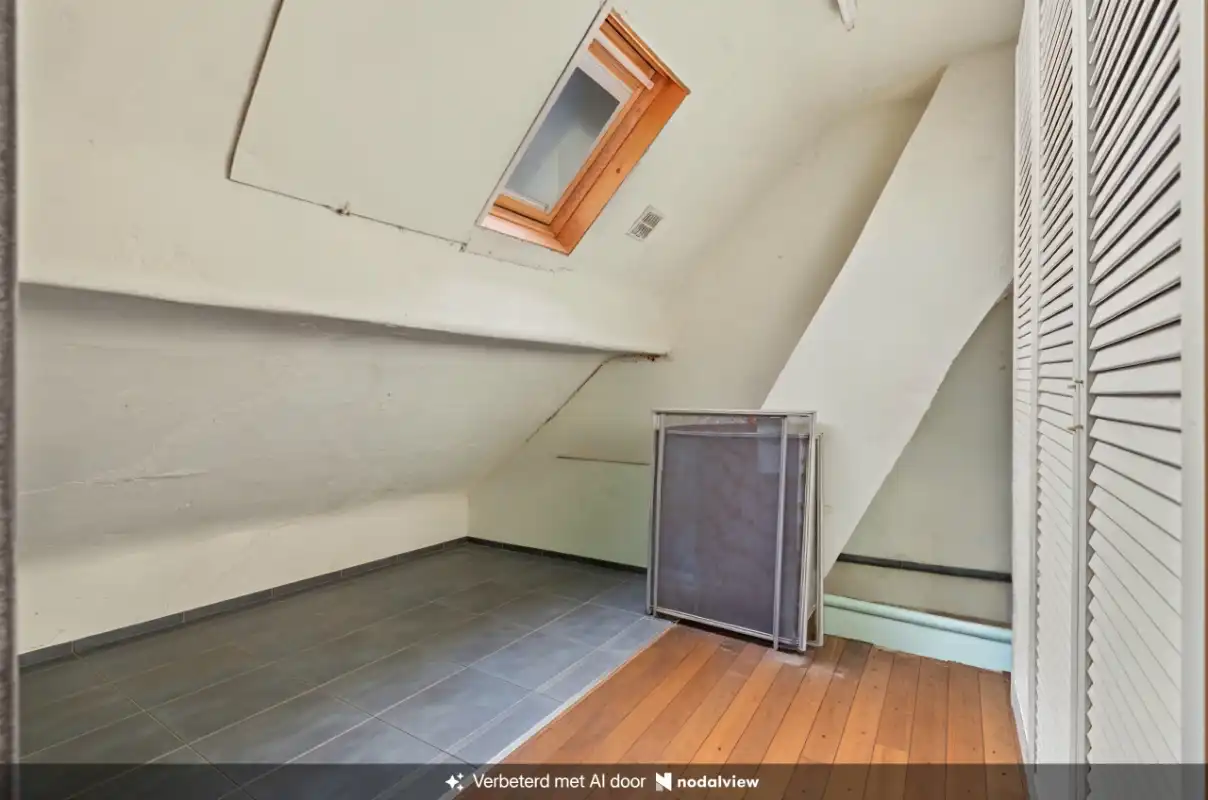 Gunstig gelegen rijwoning met zonnige tuin en praktische zijdoorgang foto 14