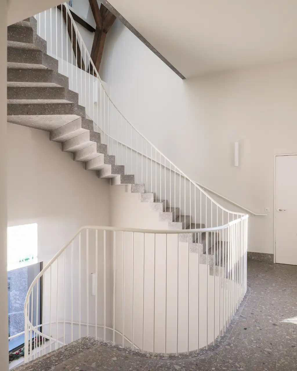 Karaktervolle loft (casco) met een overvloed aan licht in het befaamde project Academie foto 8