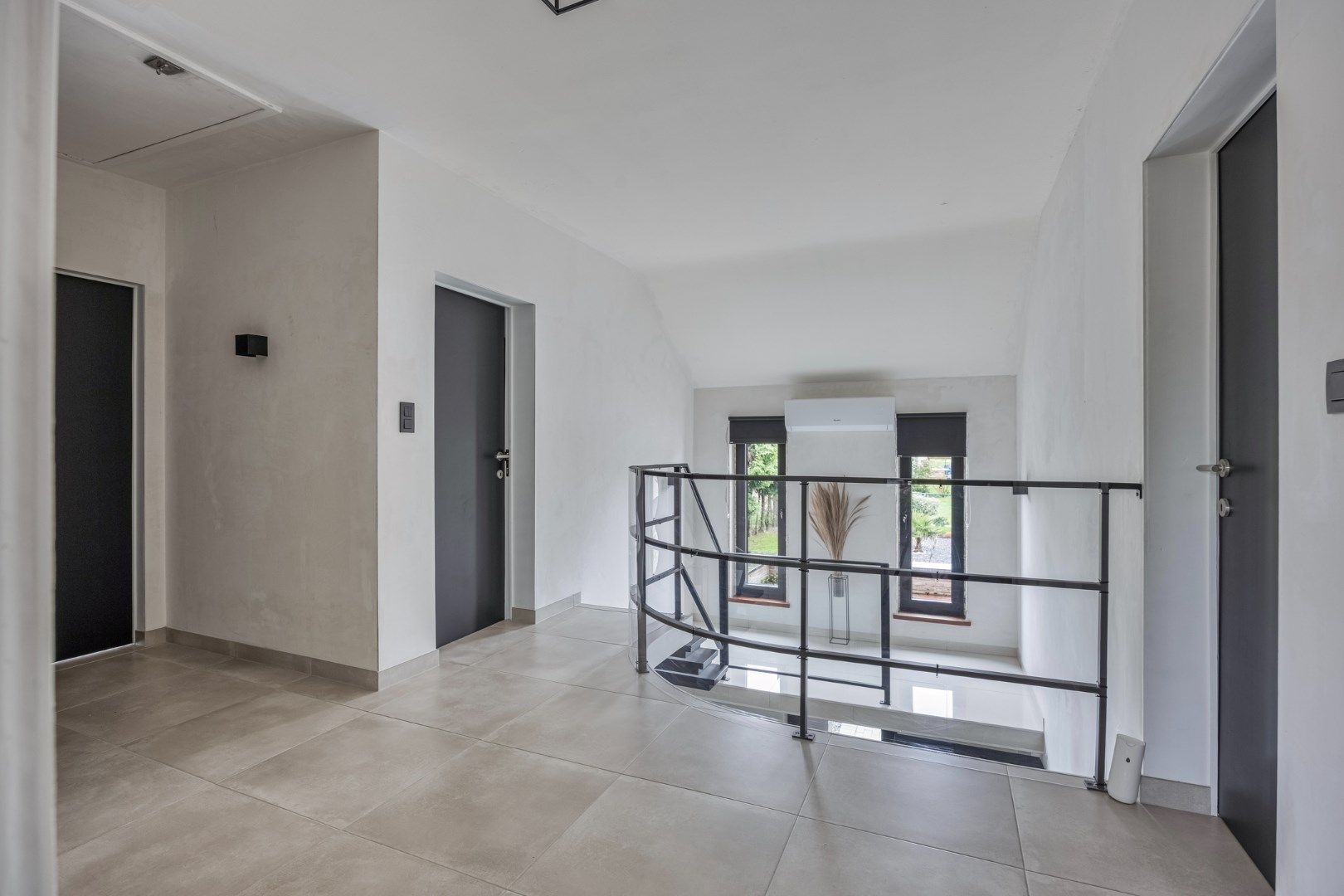 Vernieuwde woning met 319 m² woonplezier in het rustige Nerem foto 16