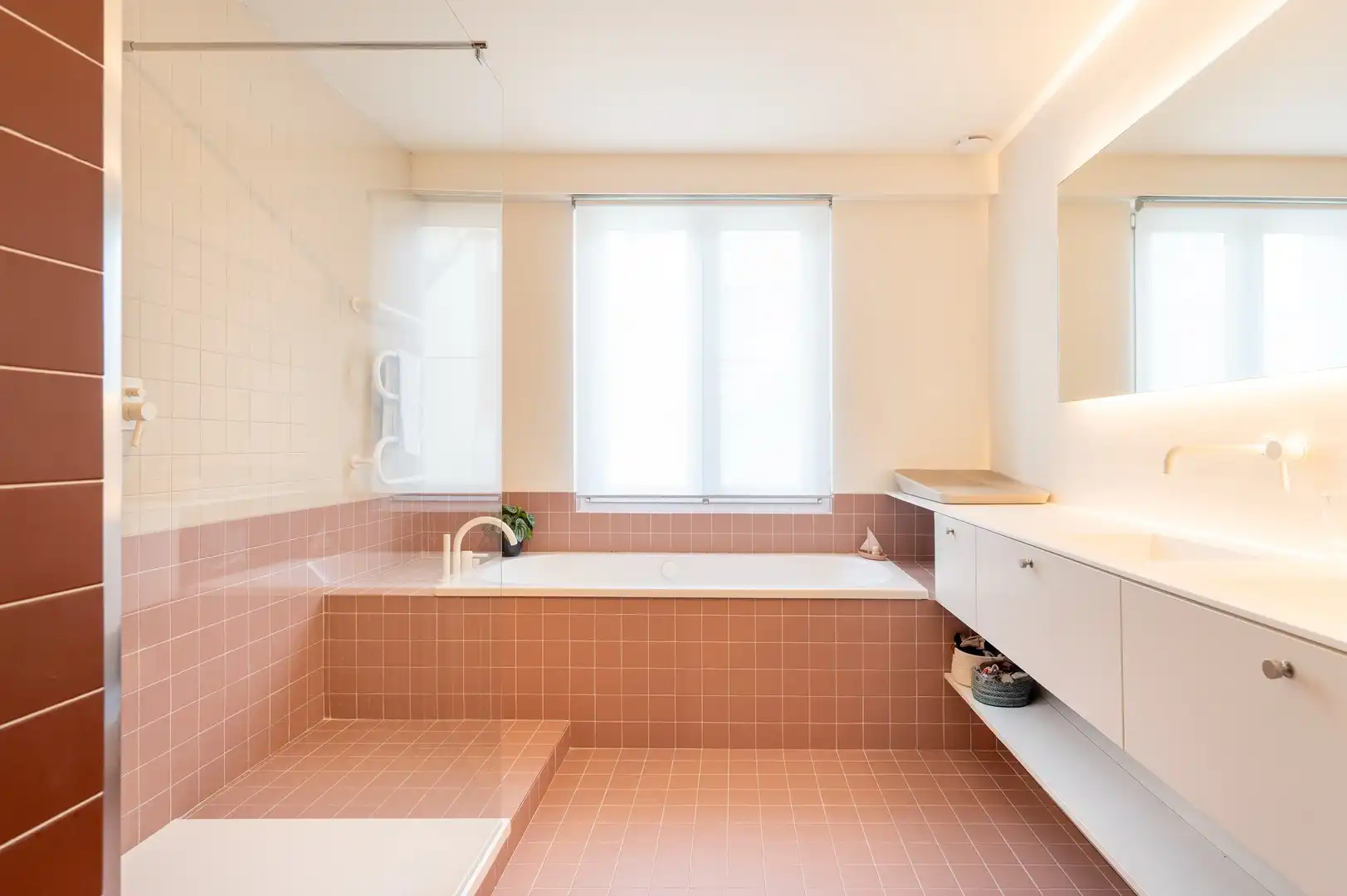 Gerenoveerde woning met 4 slpk en tuin foto 16