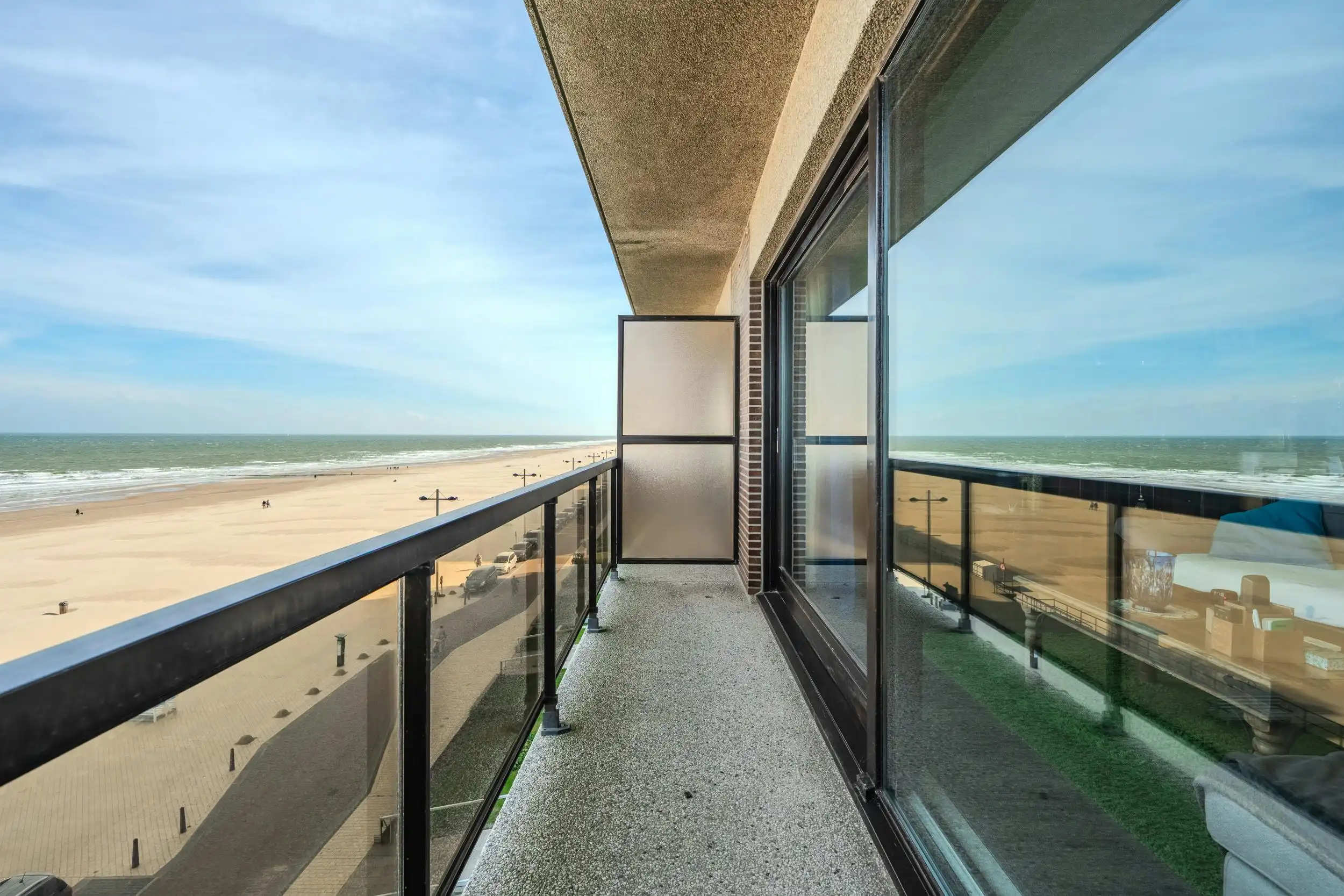 Aangenaam doorloop appartement met prachtig zeezicht! foto 10