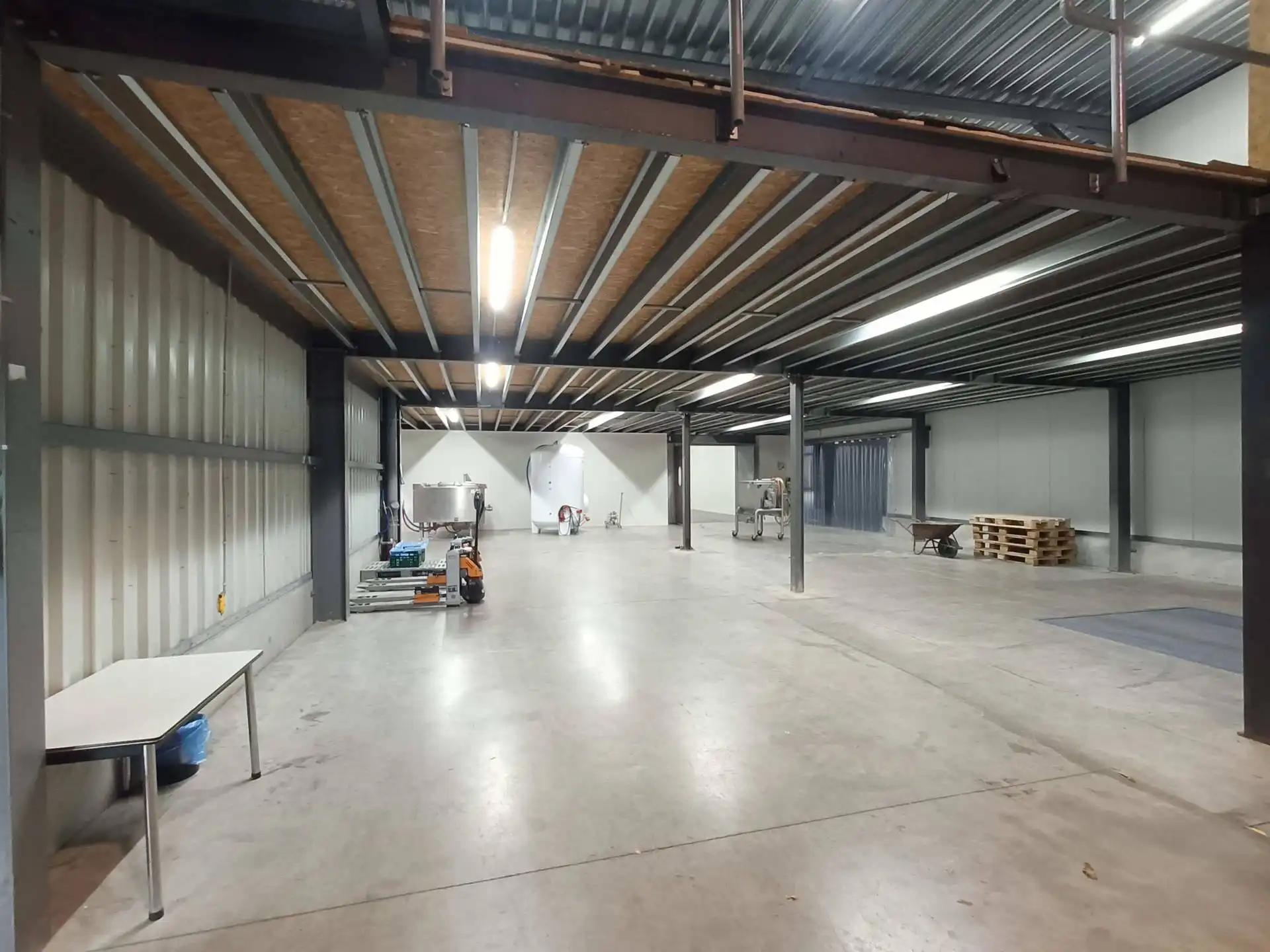 Functionele bedrijfssite te huur aan industriepark te Ranst foto 10