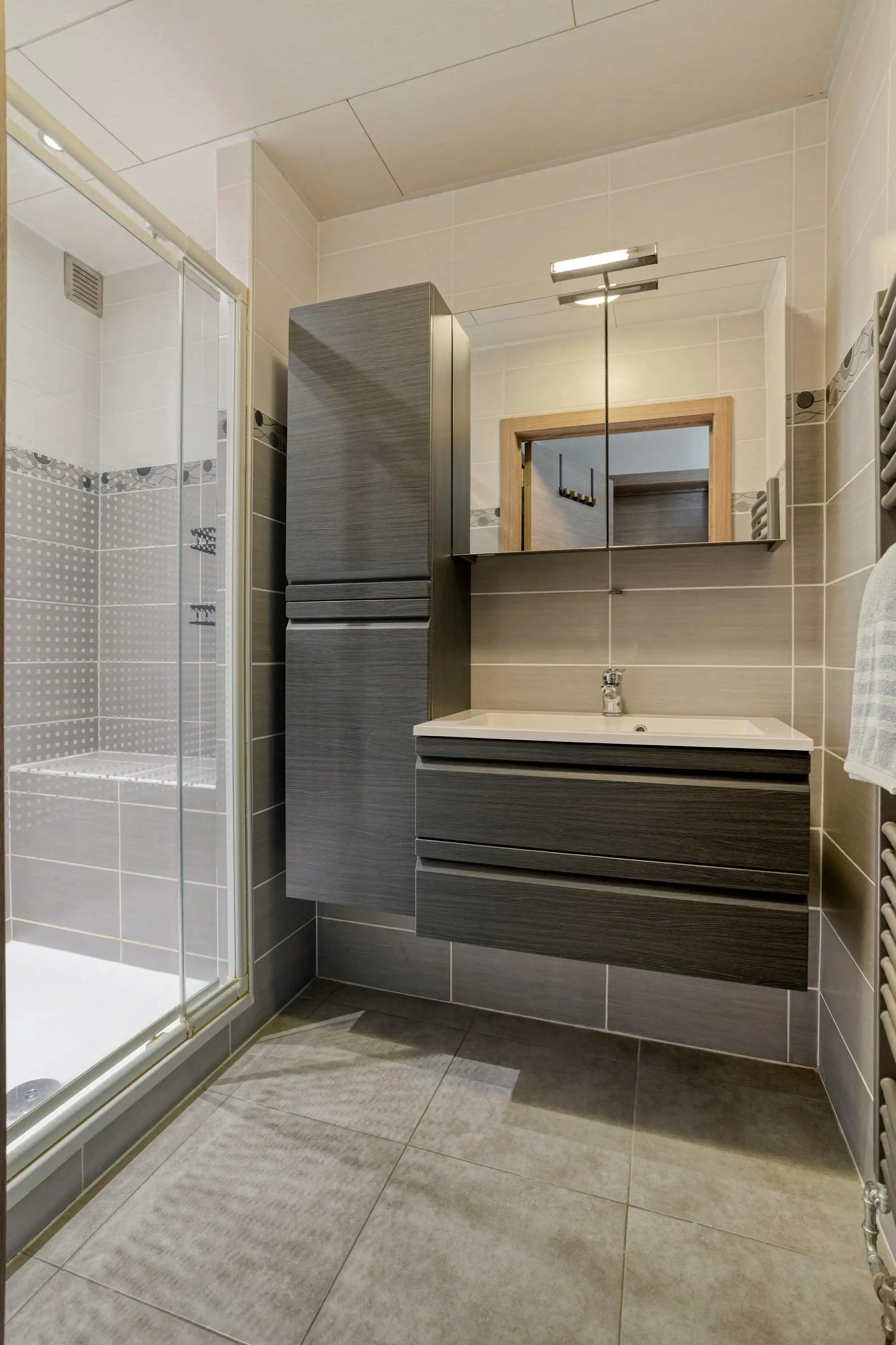 Instapklaar en energiezuinig appartement met 3 slaapkamers te Roeselare foto 11