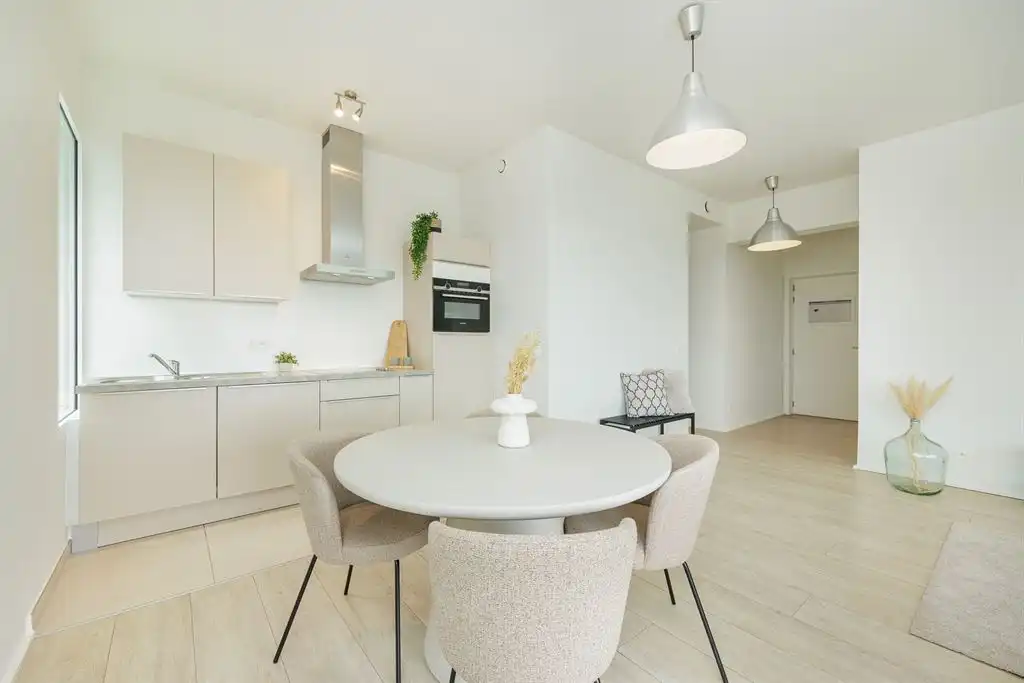 Recent appartement met panormaisch zicht en parkeerplaats foto 6