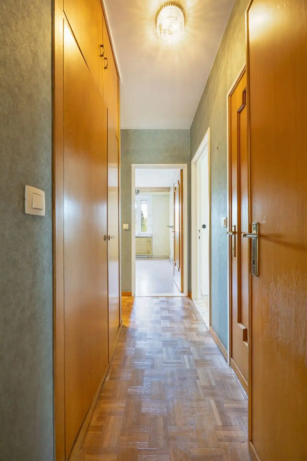 Gigantisch te renoveren appartement met 4 slpk foto 9