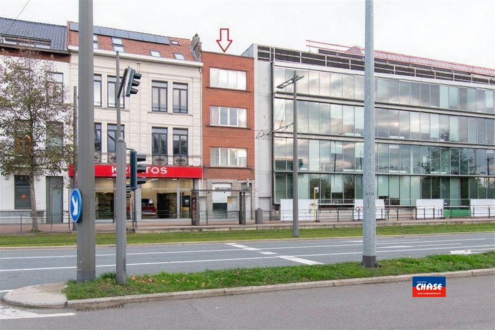 Opbrengsteigendom met 4 appartementen foto {{pictureIndex}}