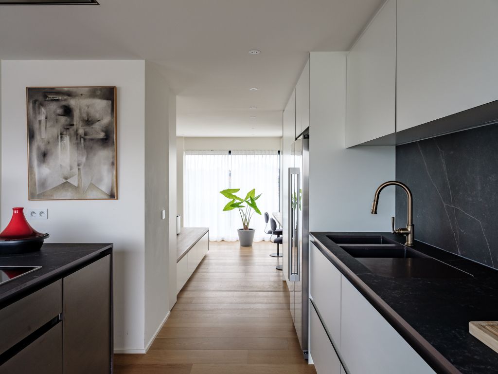 Gent centrum. Hoogwaardig gerenoveerde en stijlvolle penthouse met een bewoonbare oppervlakte van 175m2, twee ruime terrassen (29m2 + 15m2) en een garagebox. foto 10