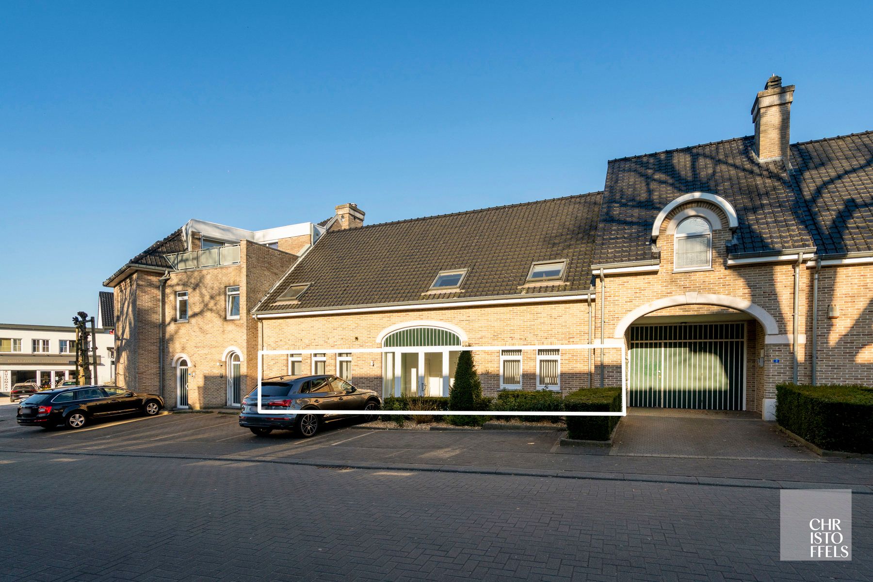 Instapklaar 2-slaapkamerappartement (116m²) in het centrum van Zutendaal! foto {{pictureIndex}}