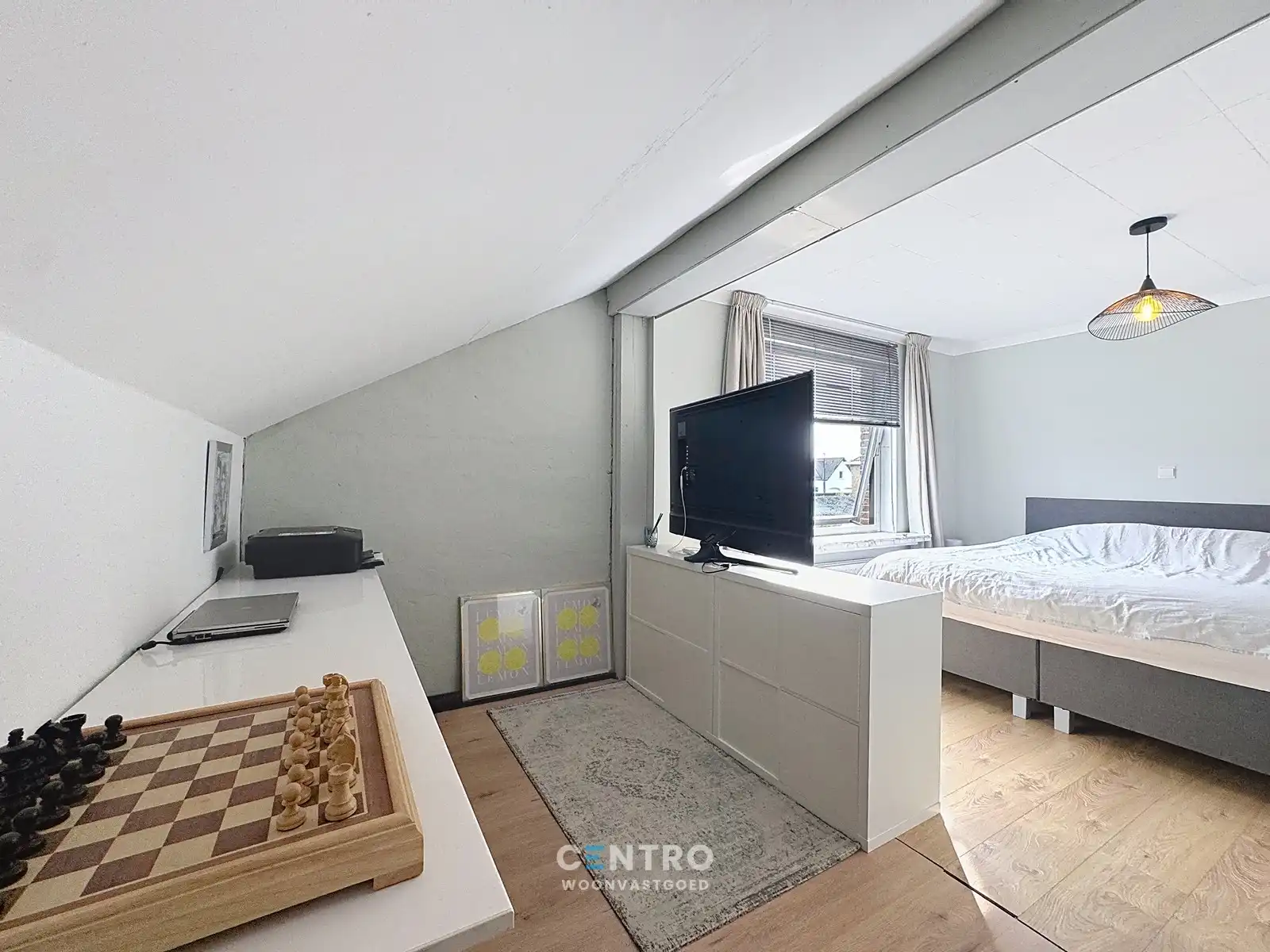 RESIDENTIEEL gelegen villa met 3 slpks, garage én ZUIDger. tuin! foto 12