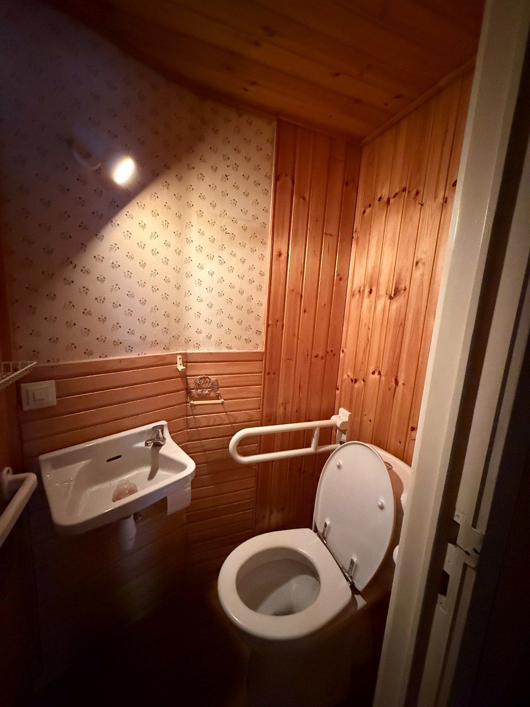 Zonnig 2-slaapkamer appartement in residentiële wijk met open zicht. foto 7