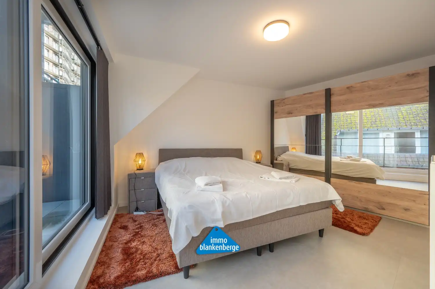 Gemeubelde exclusieve penthouse met garage, twee slaapkamers en terras foto 10