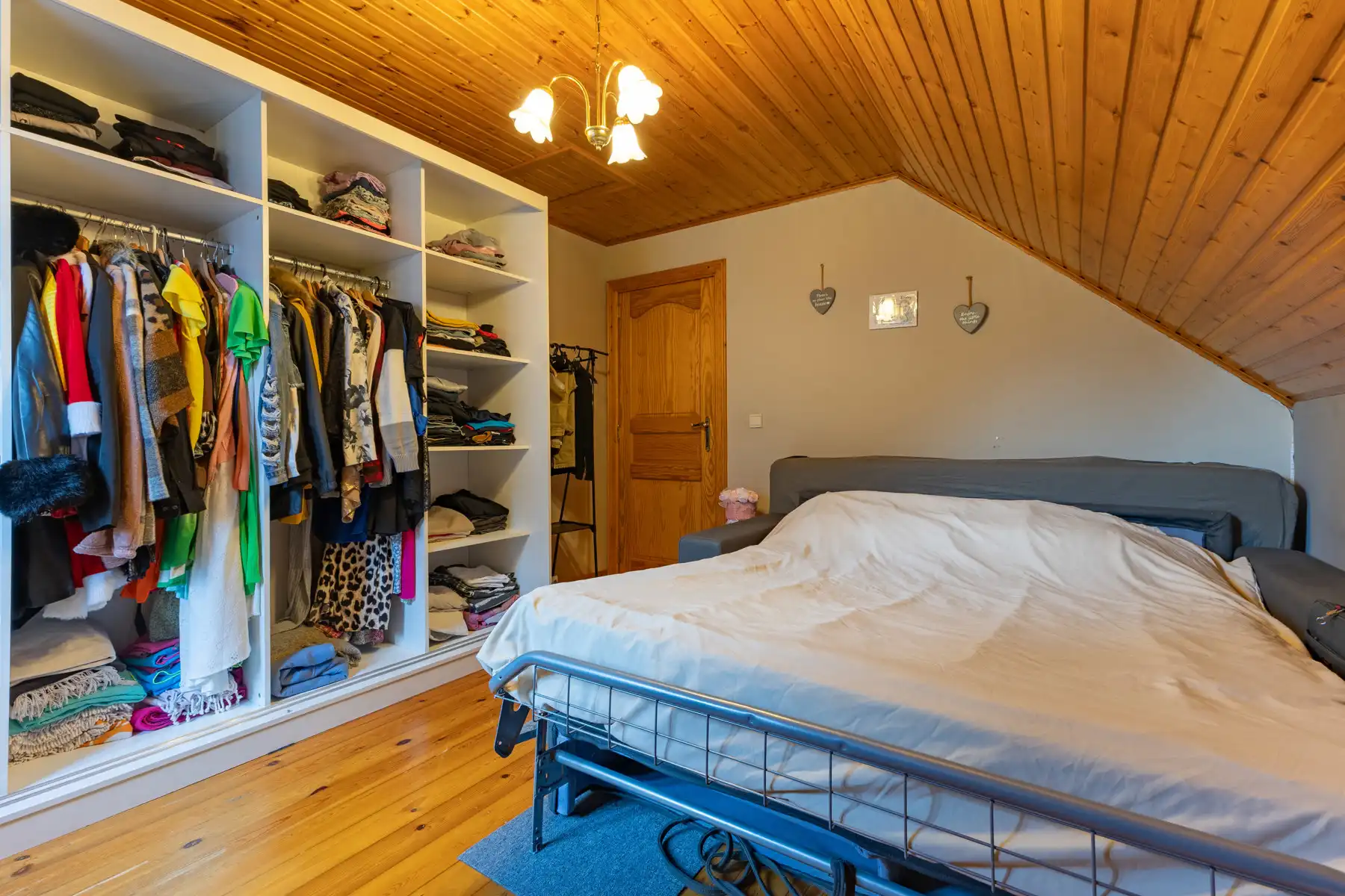 Villa met 4 slaapkamers, grote tuin en garage foto 18